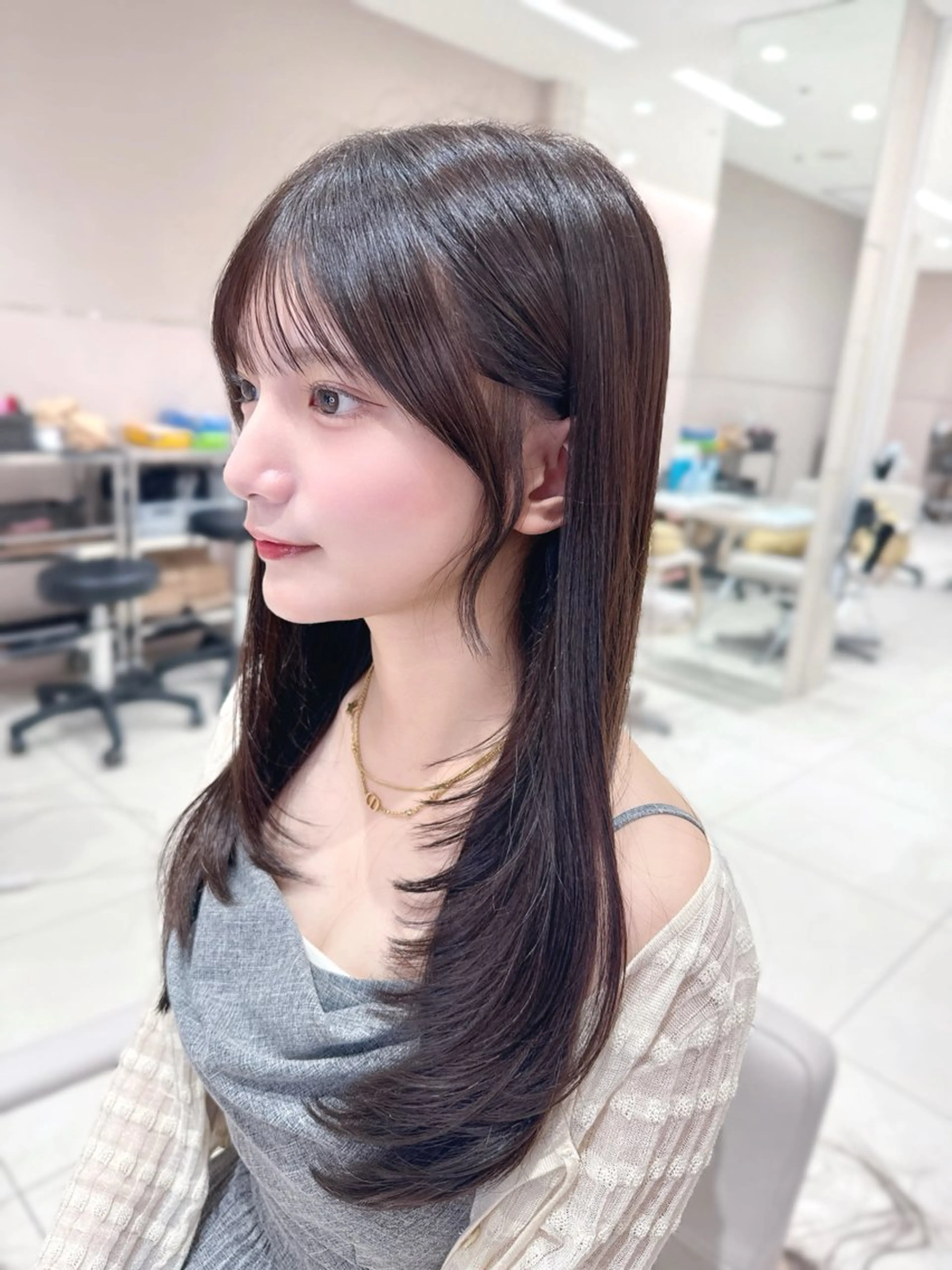 ロング カラー カット ヘアカラー トリートメント ヘッドスパ ヘアセット 韓国ヘア/レイヤー/ 顔まわり/りょーとのヘアスタイル