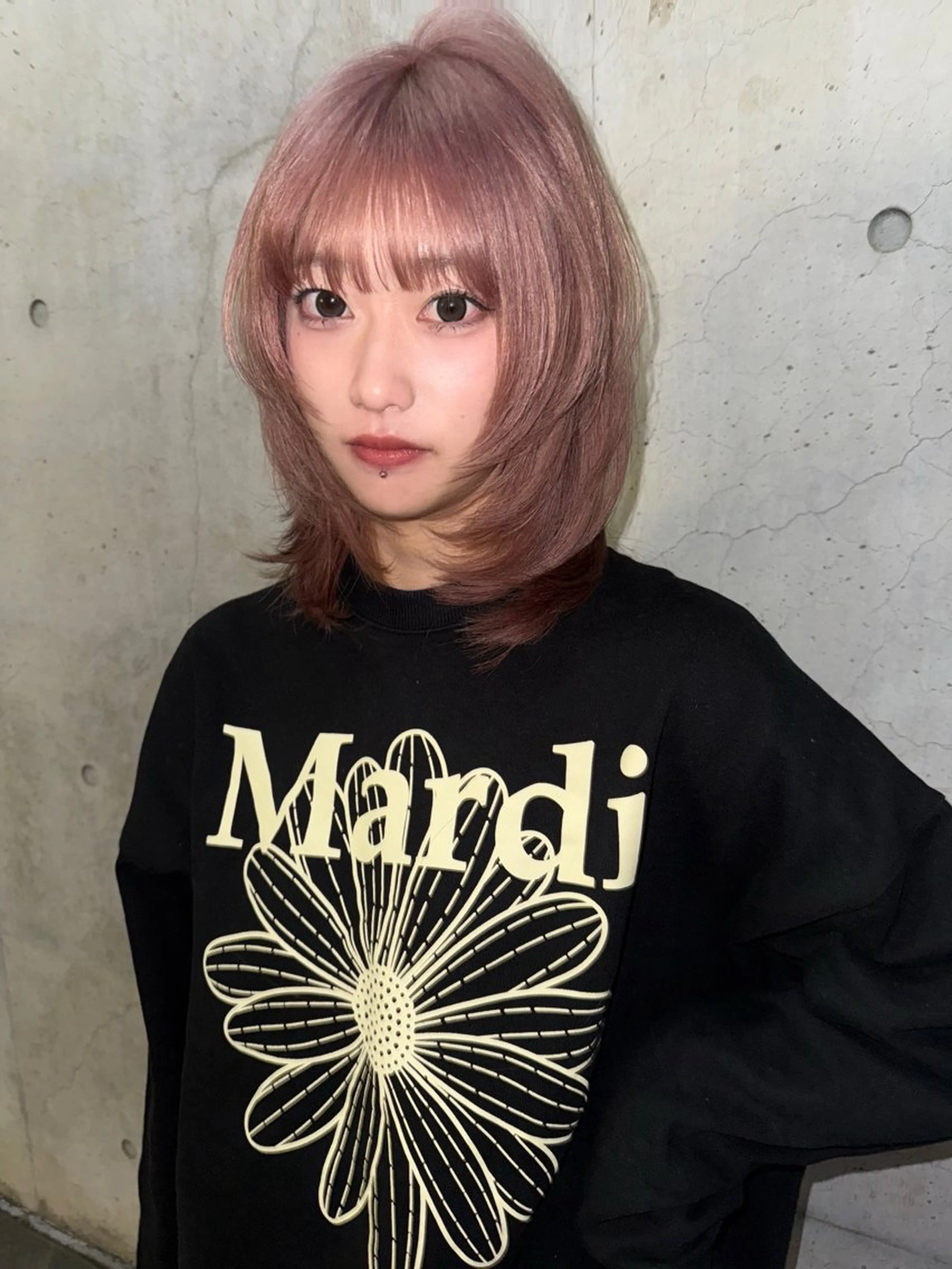 ミディアム anna 韓国レイヤ ー/ ハッシュカットのヘアスタイル