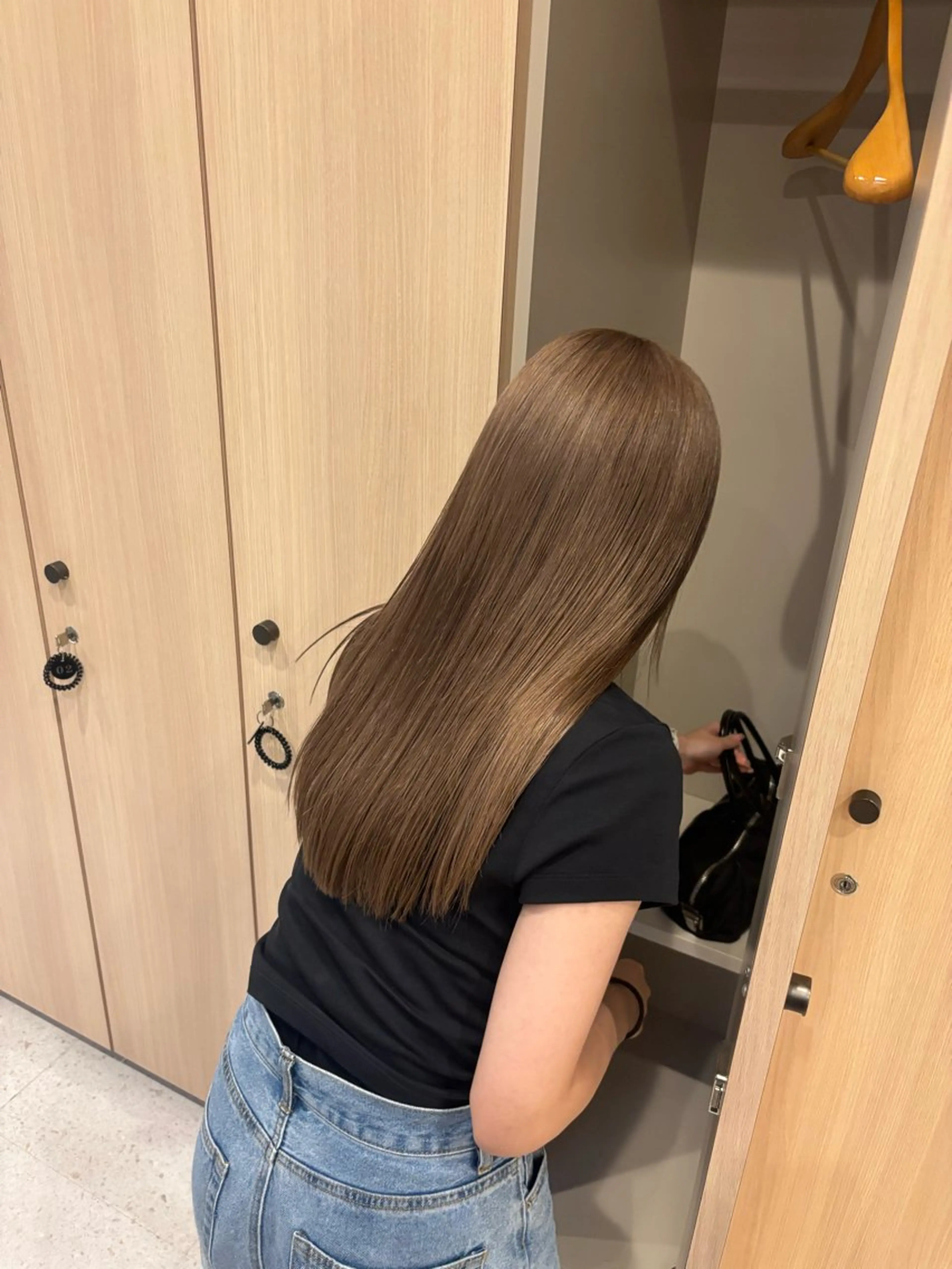 カラー ベージュカラー ブリーチ ブラウンカラー ブラウンベージュ rio .のヘアスタイル