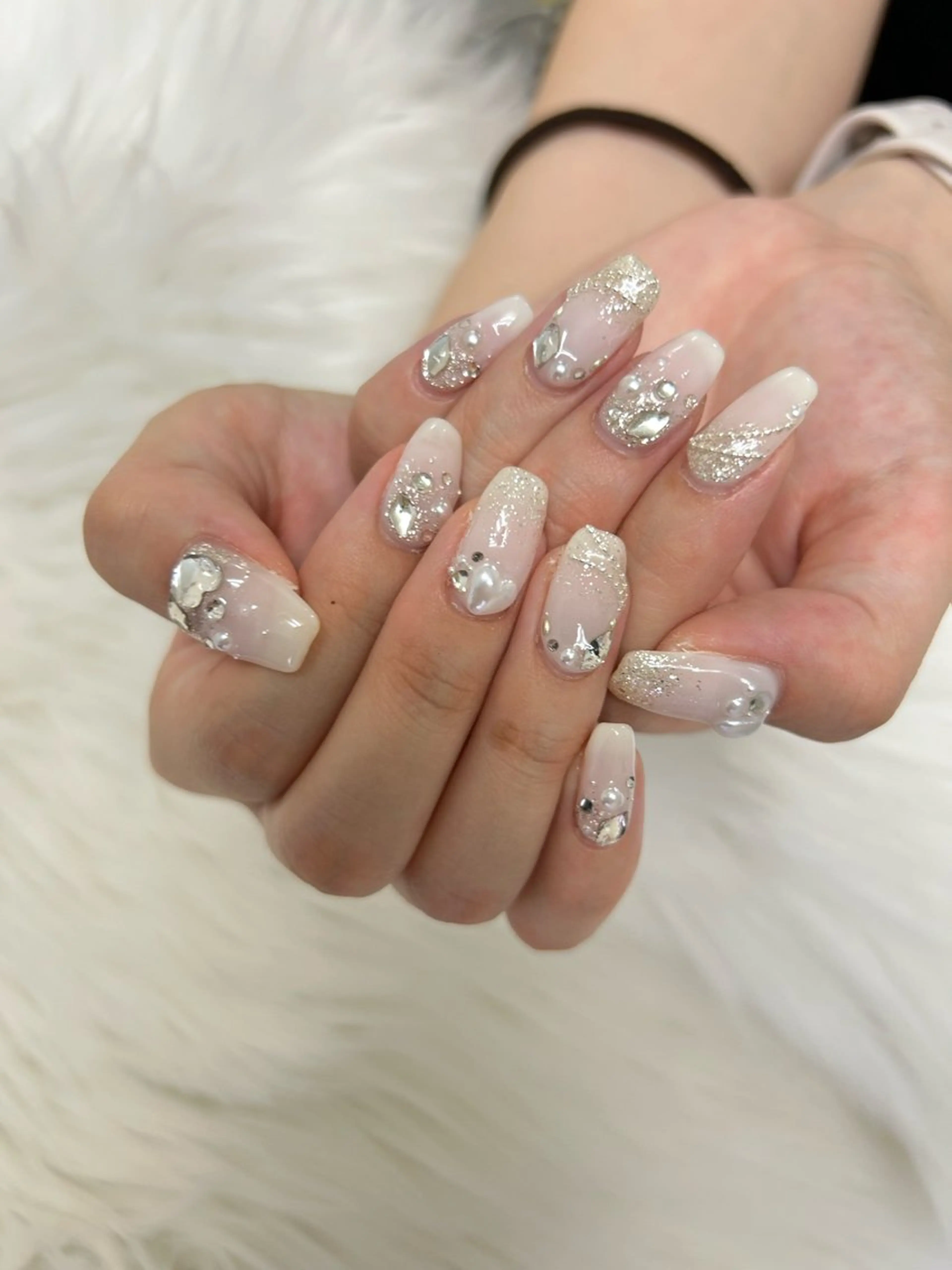 ネイル アートネイル ニュアンスネイル ホワイト ono megumiのネイルデザイン