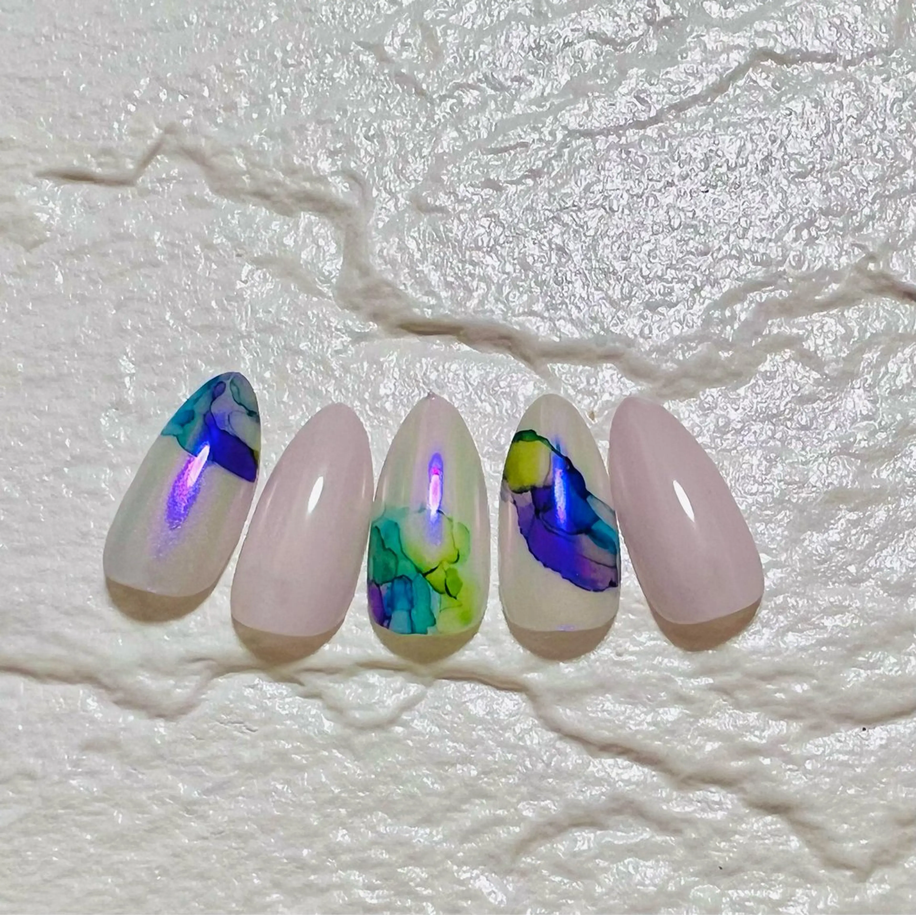 ネイル オーロラネイル Nail Sant Esperanza by SALON DE やす所属・Sant Esperanzaのネイルデザイン