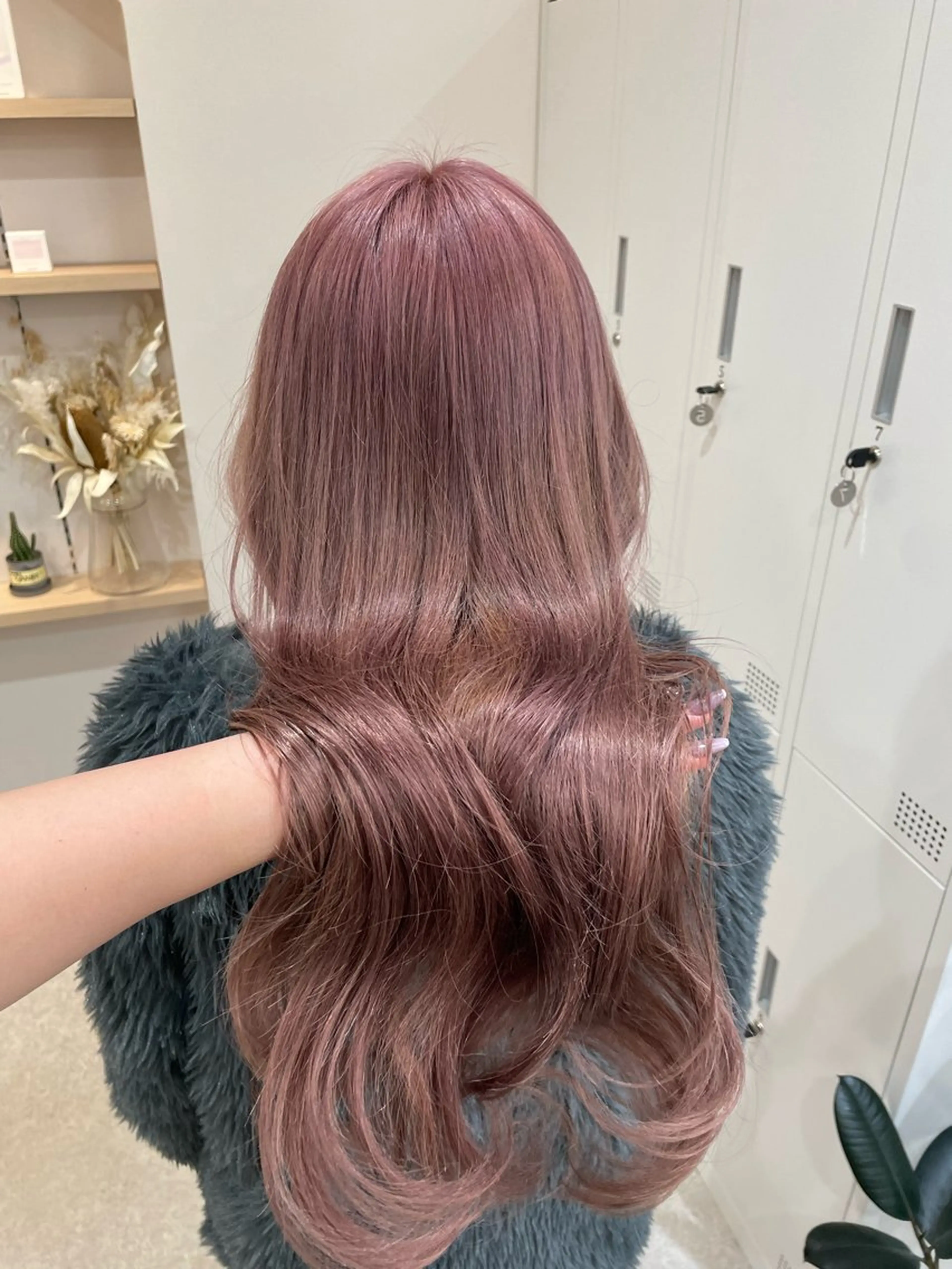 ロング カラー ベージュカラー ブリーチ ピンクカラー ピンクベージュ REINA ISHIDOのヘアスタイル