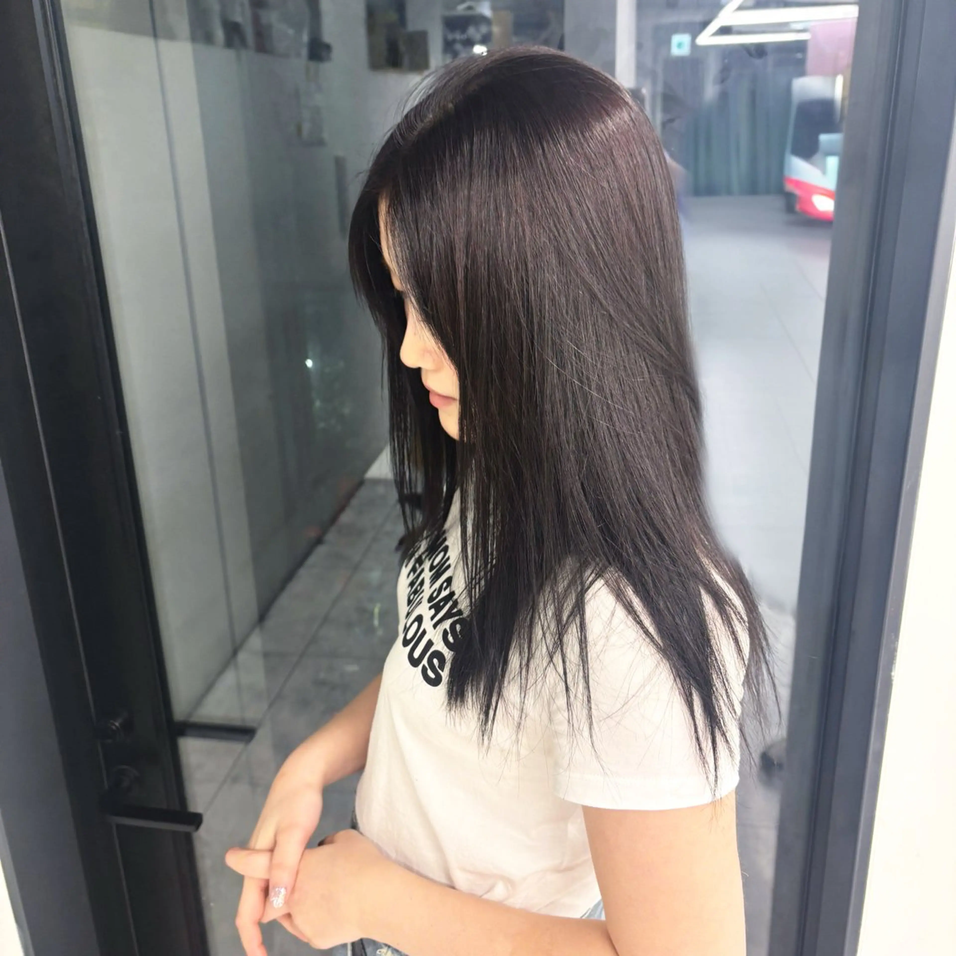 ロング ヘアカラー なかやま ちかのヘアスタイル