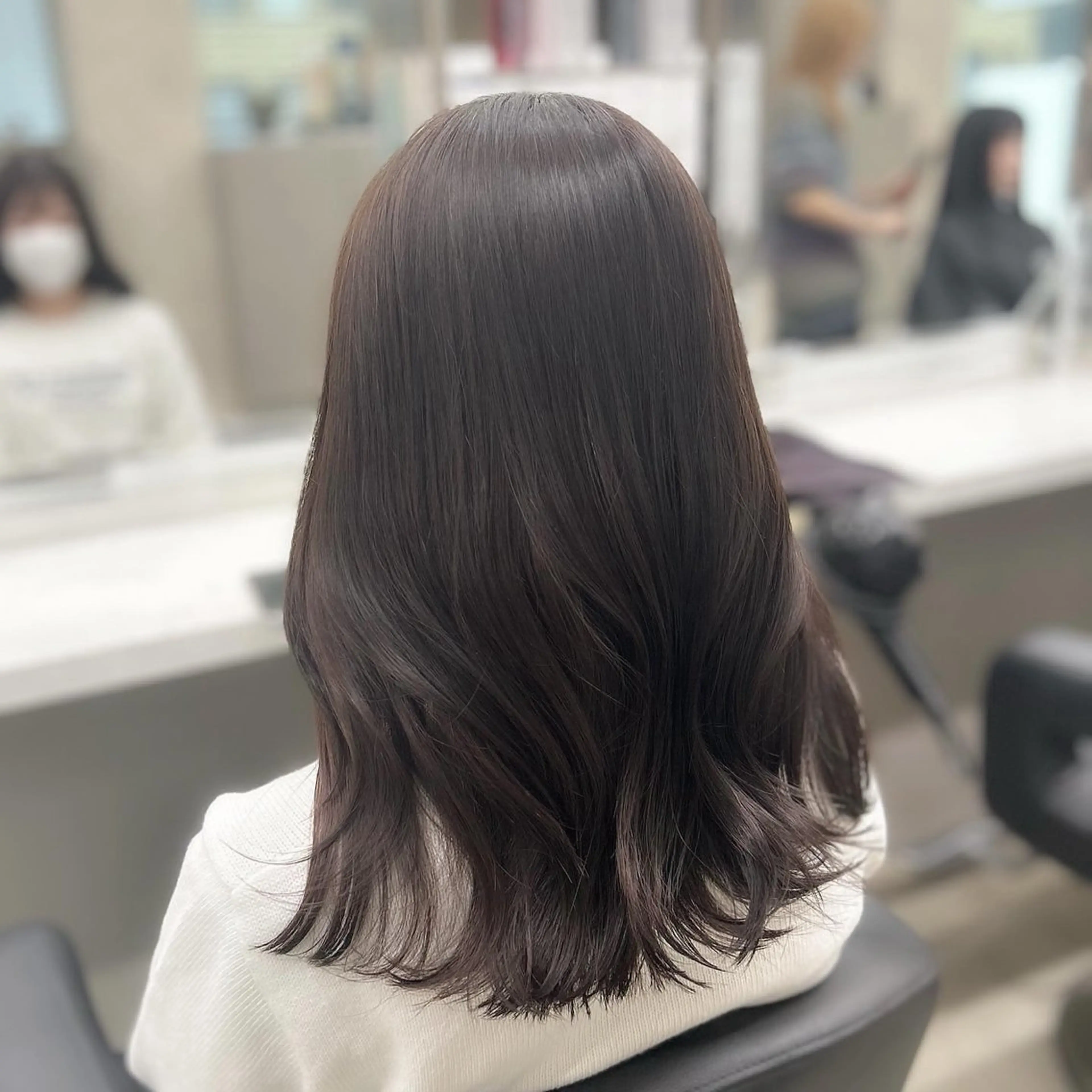 セミロング カラー パーマ ヘアアレンジ メンズ キッズ カット ヘアカラー トリートメント ヘアセット ブリーチなしカラー/ ブラウン/レイヤーのヘアスタイル
