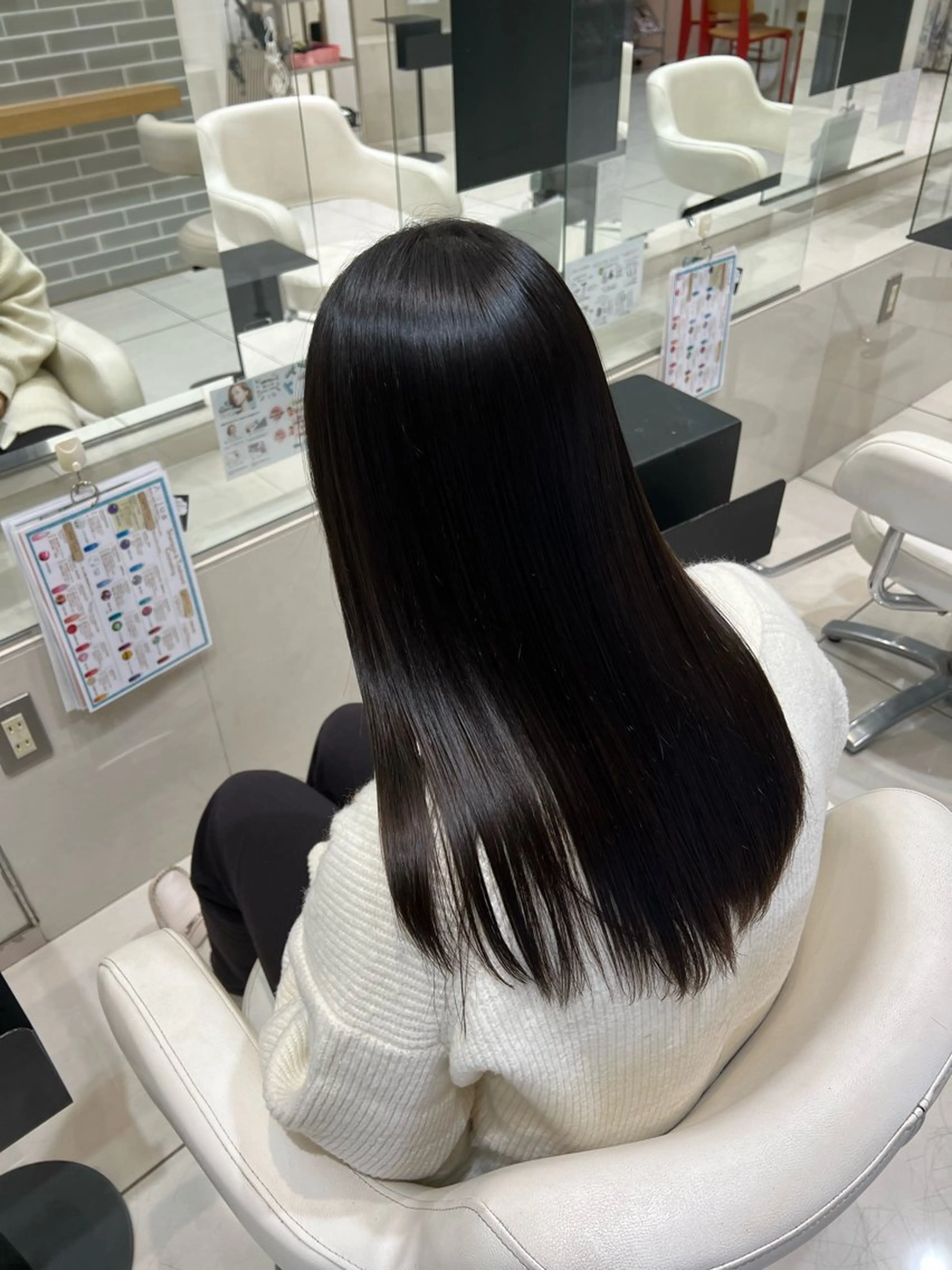 ロング 髪質改善 トリートメント カット ヘアカラー トリートメント ☃️顔周りレイヤー グレージュSHUTOのヘアスタイル