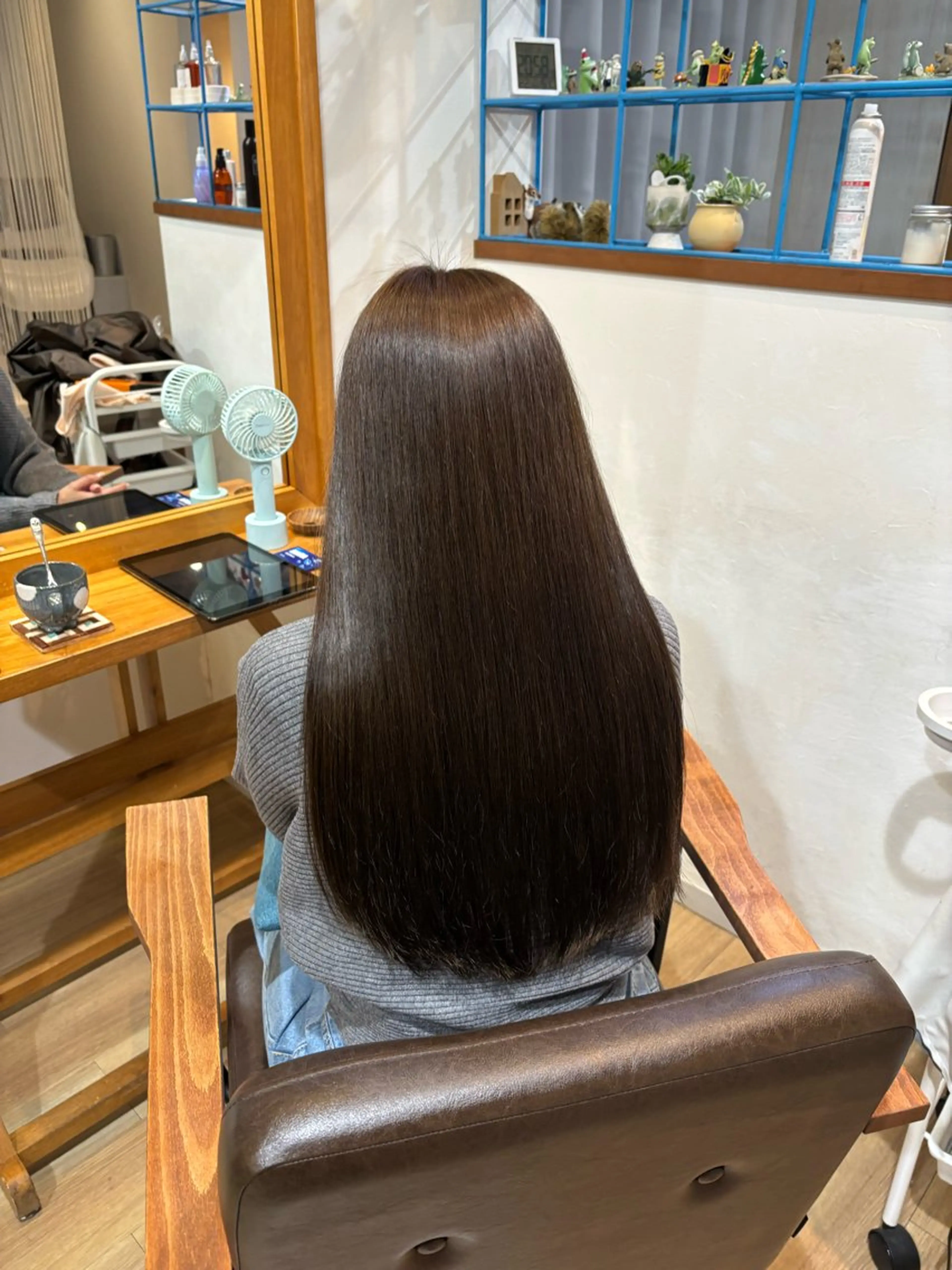 ロング カラー ベージュカラー オリーブベージュ カット ヘアカラー トリートメント RINNO🌷艶髪/ 艶カラーのヘアスタイル