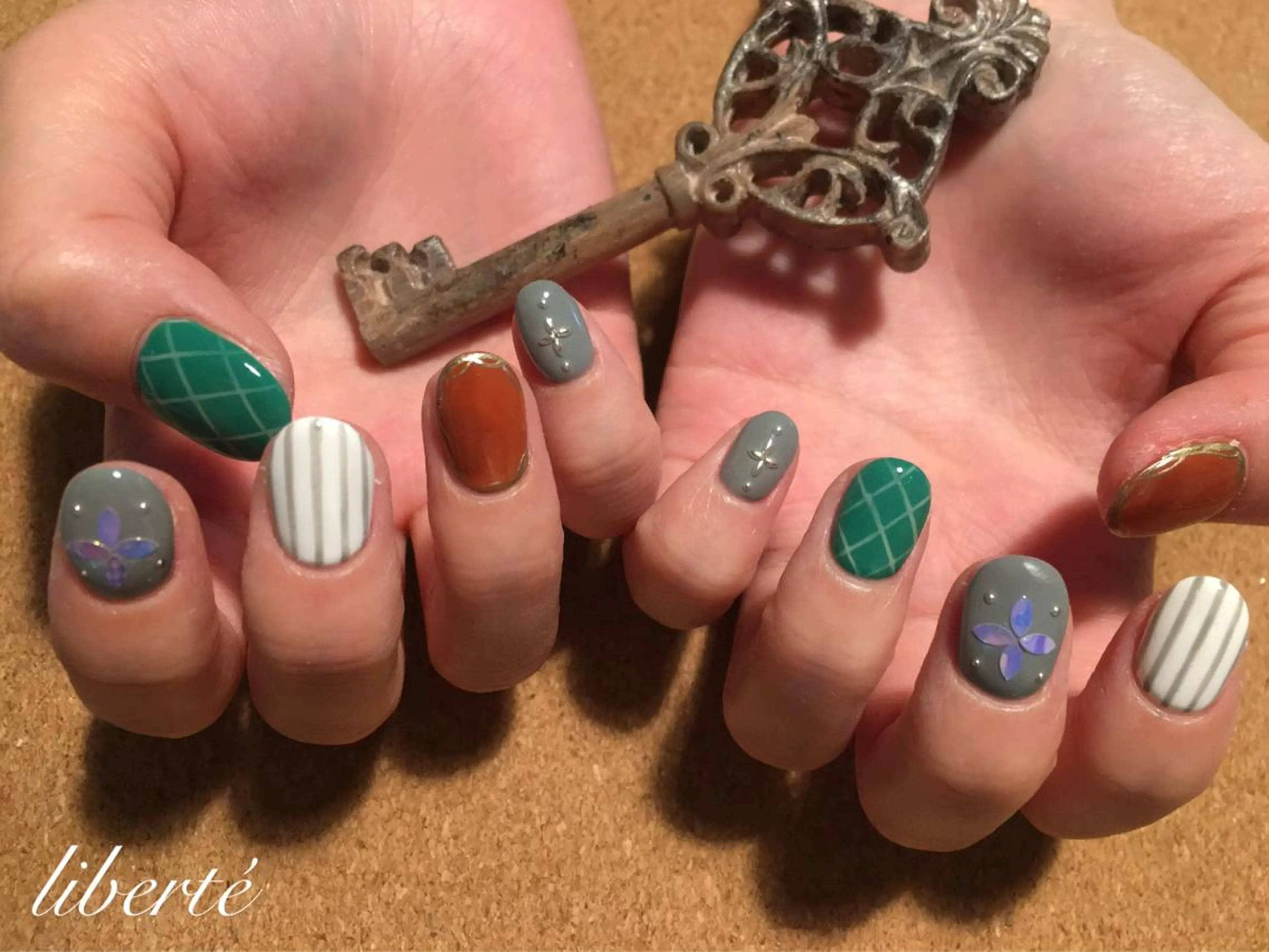 ネイル liberté (リベルテ)のネイルデザイン
