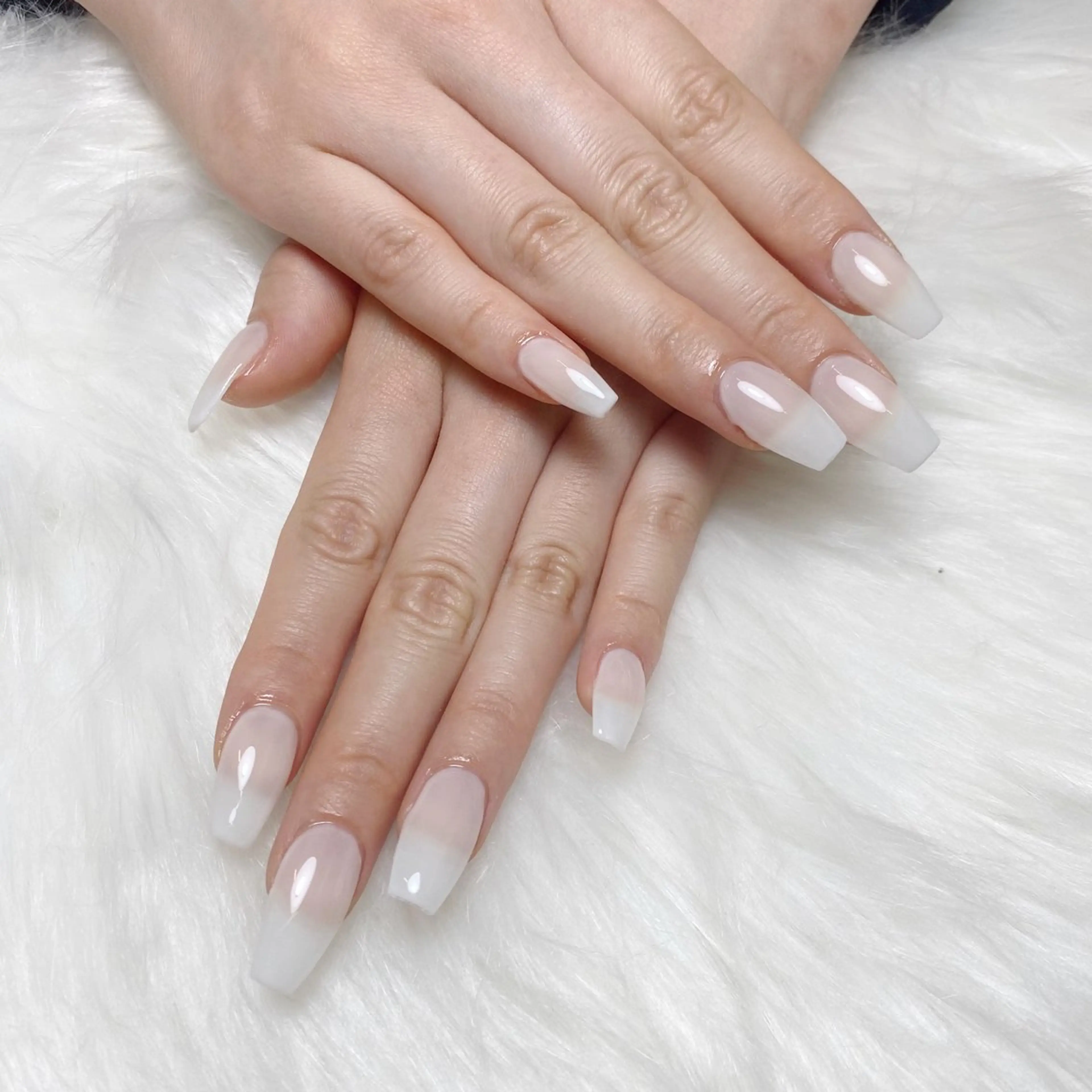 ネイル ブルー 長さ出し フットネイル フレンチネイル グラデーション fein. miku🎀🍼のネイルデザイン