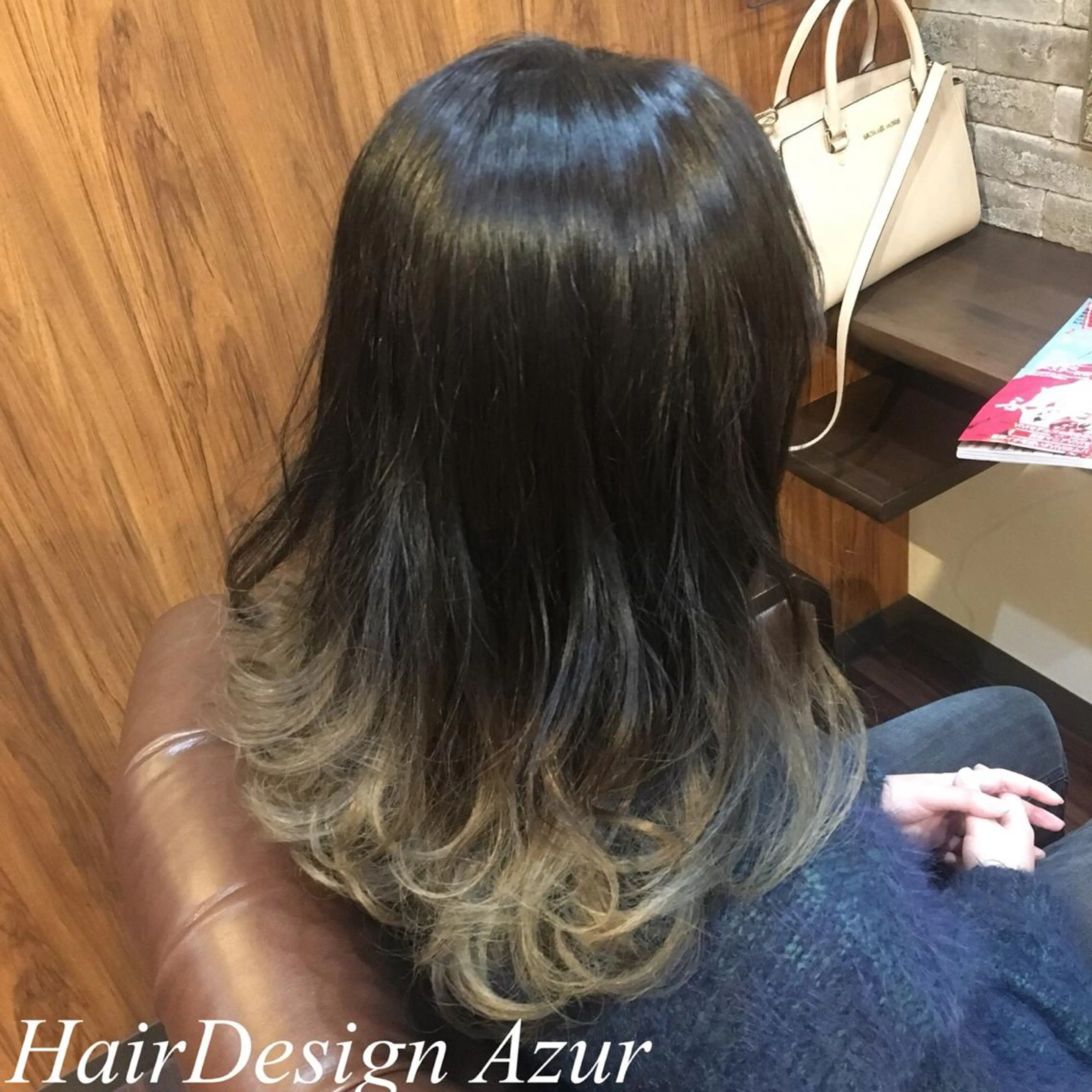 セミロング カラー HairDesign Azurのヘアスタイル