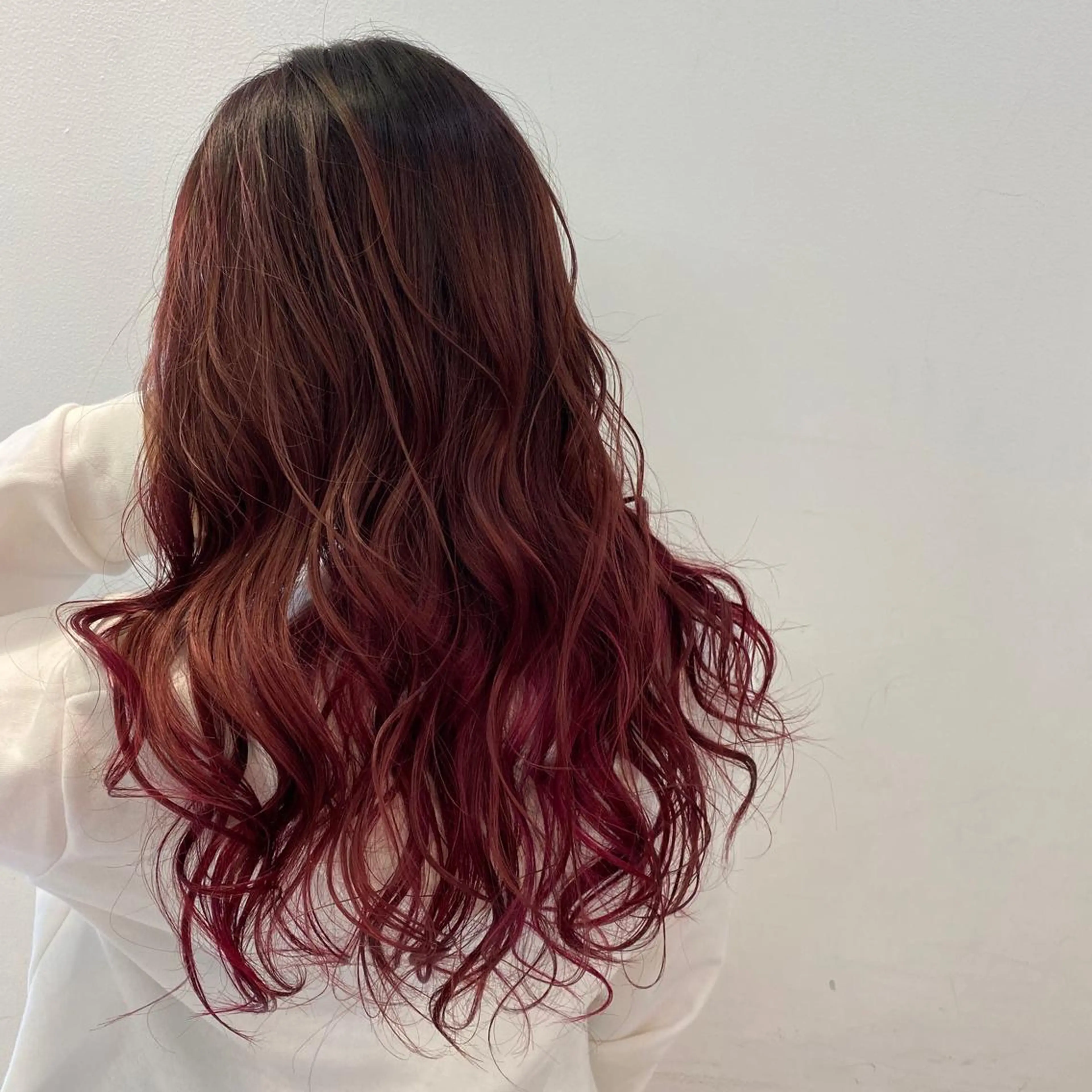 ロング カラー Uni.(ユニ)所属・渡邊 唯のヘアスタイル