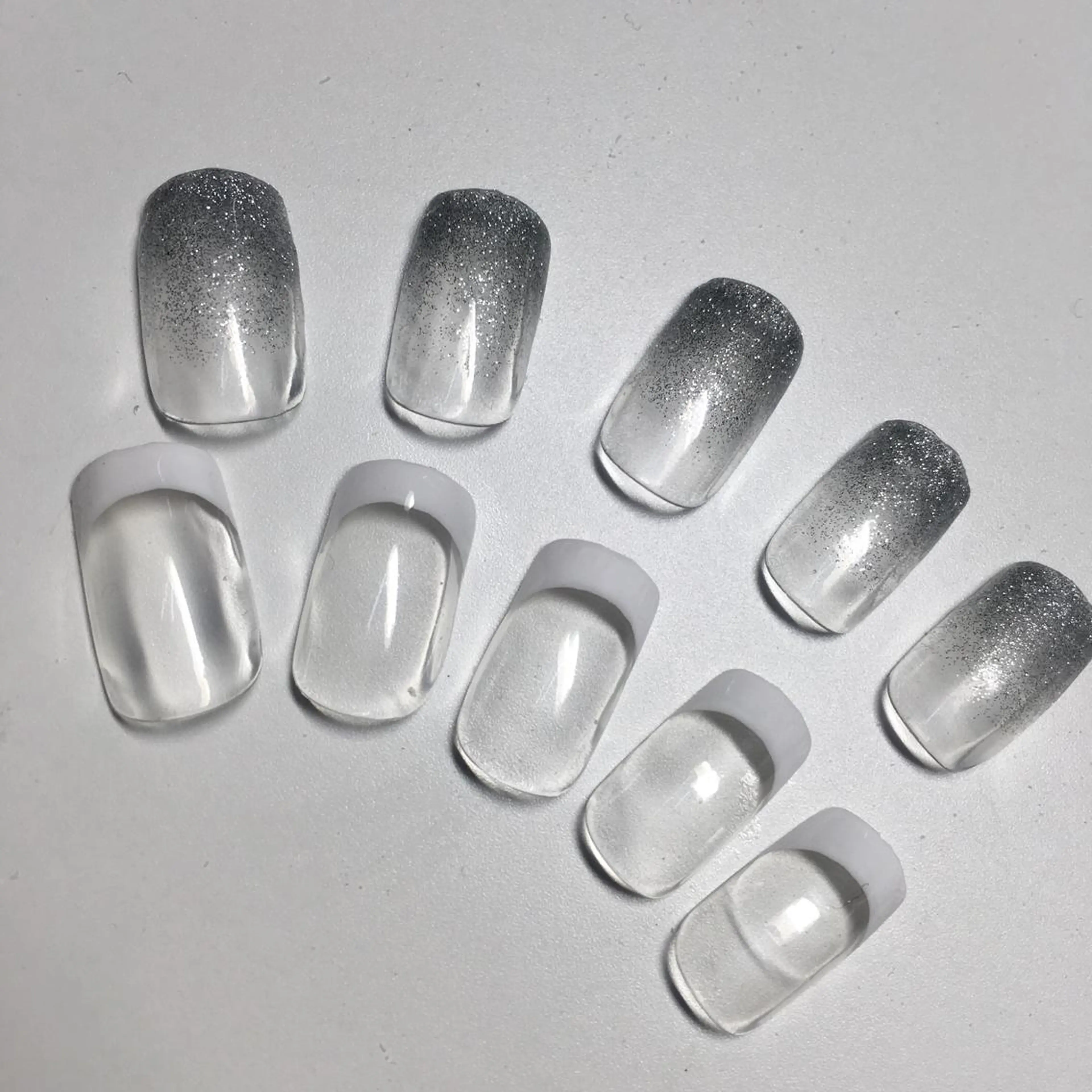 ネイル gratify 本店所属・ROSALIE Sakiのネイルデザイン