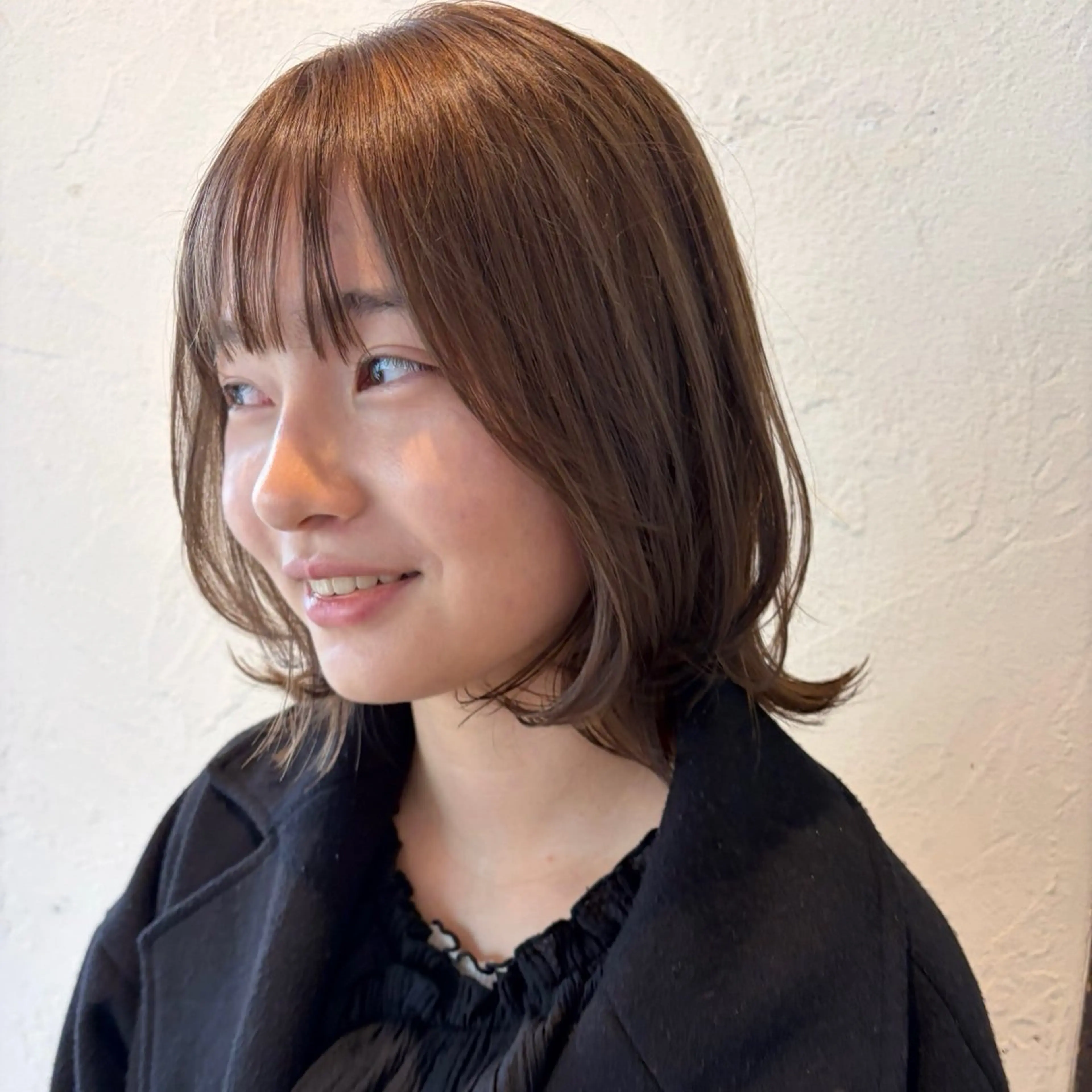 ミディアム カラー ベージュカラー 透明感カラー ダブルカラー オリーブベージュ カット ヘアカラー 松本 茜のヘアスタイル