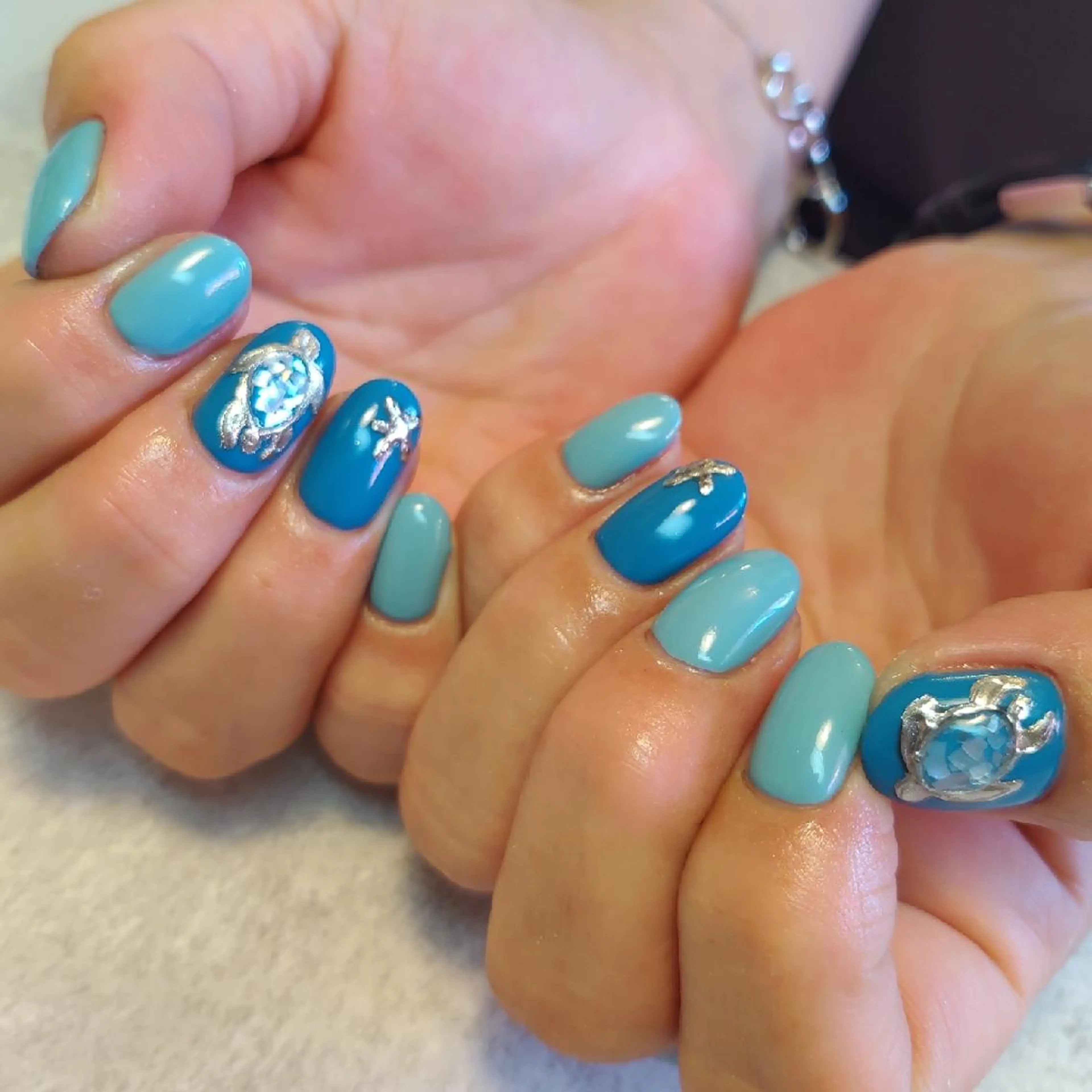 ネイル ジェヌインネイル 河内のネイルデザイン