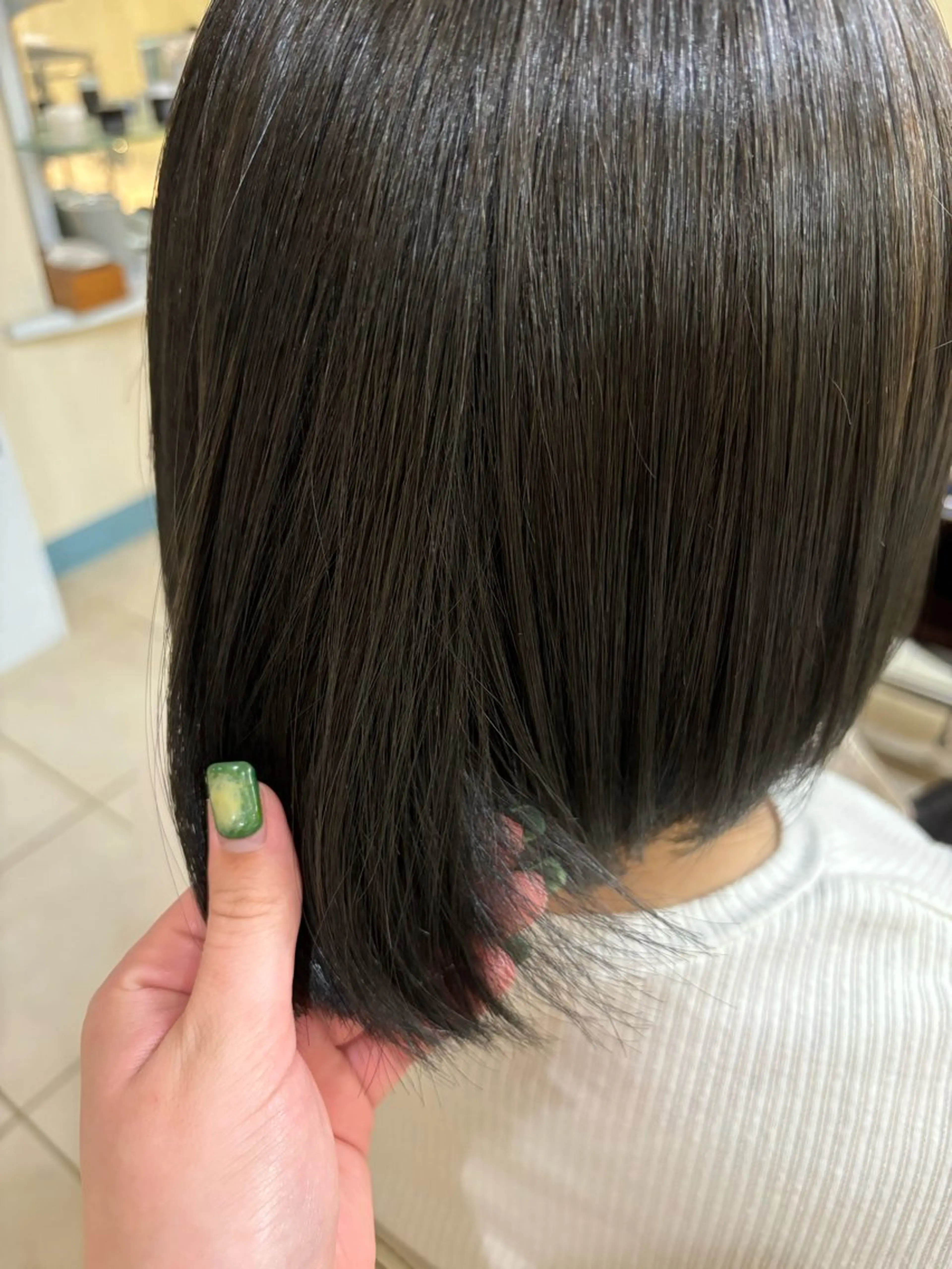 ショート カラー 伊藤 杏奈のヘアスタイル