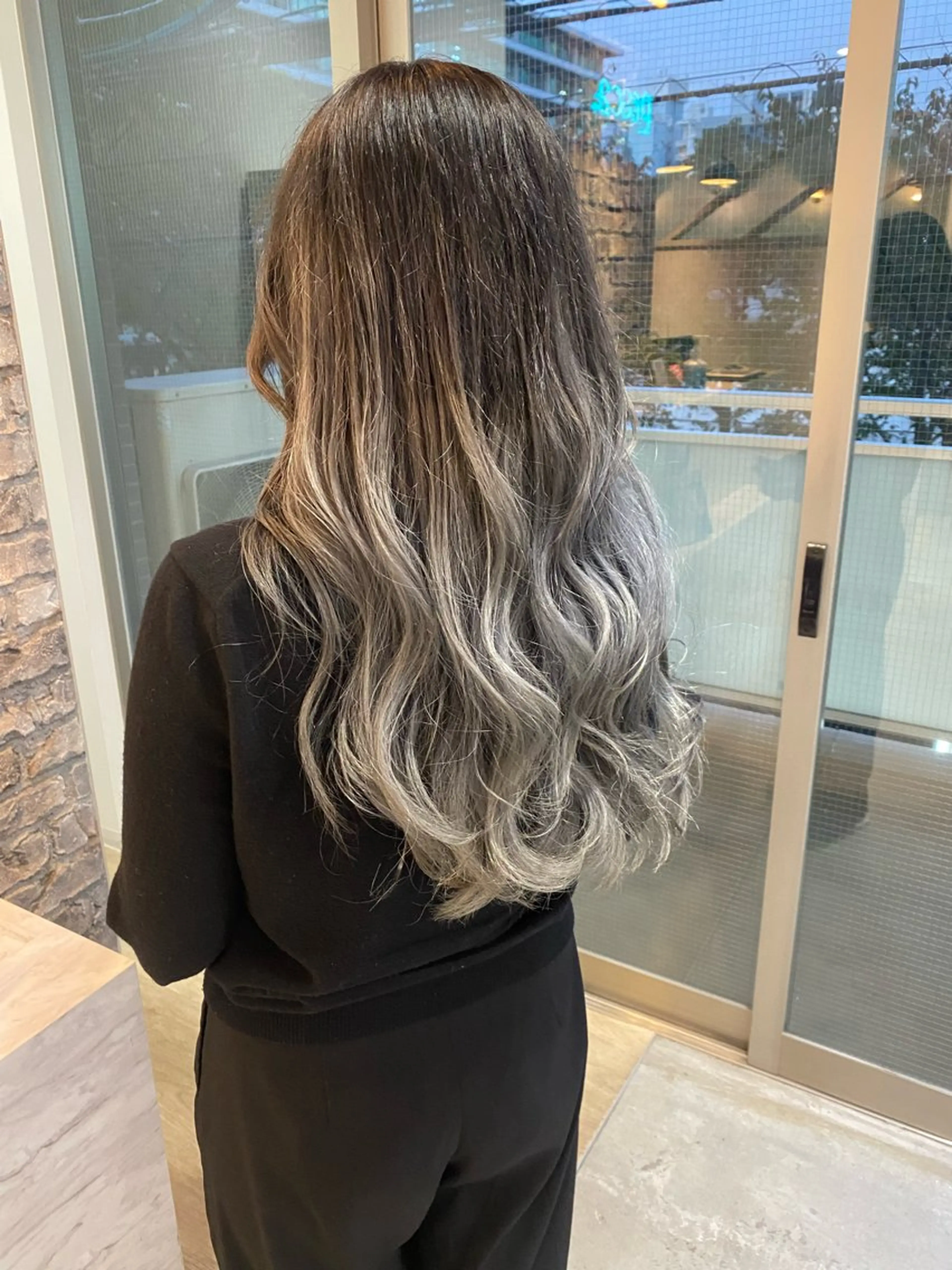 ロング 友利 翔太のヘアスタイル