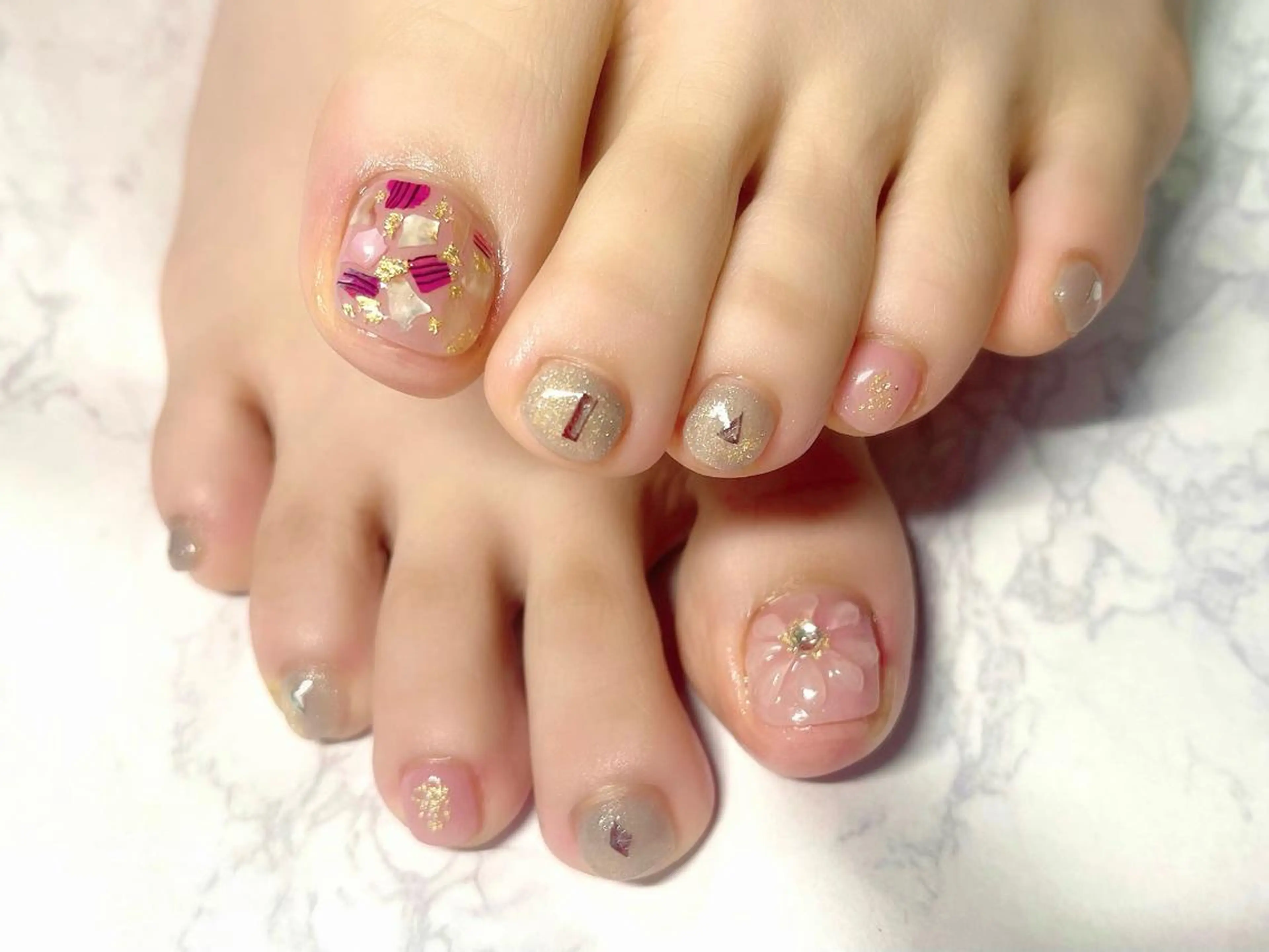 ネイル ぷっくりネイル フットネイル KURELLY所属・Nail Salon KURELLYのネイルデザイン