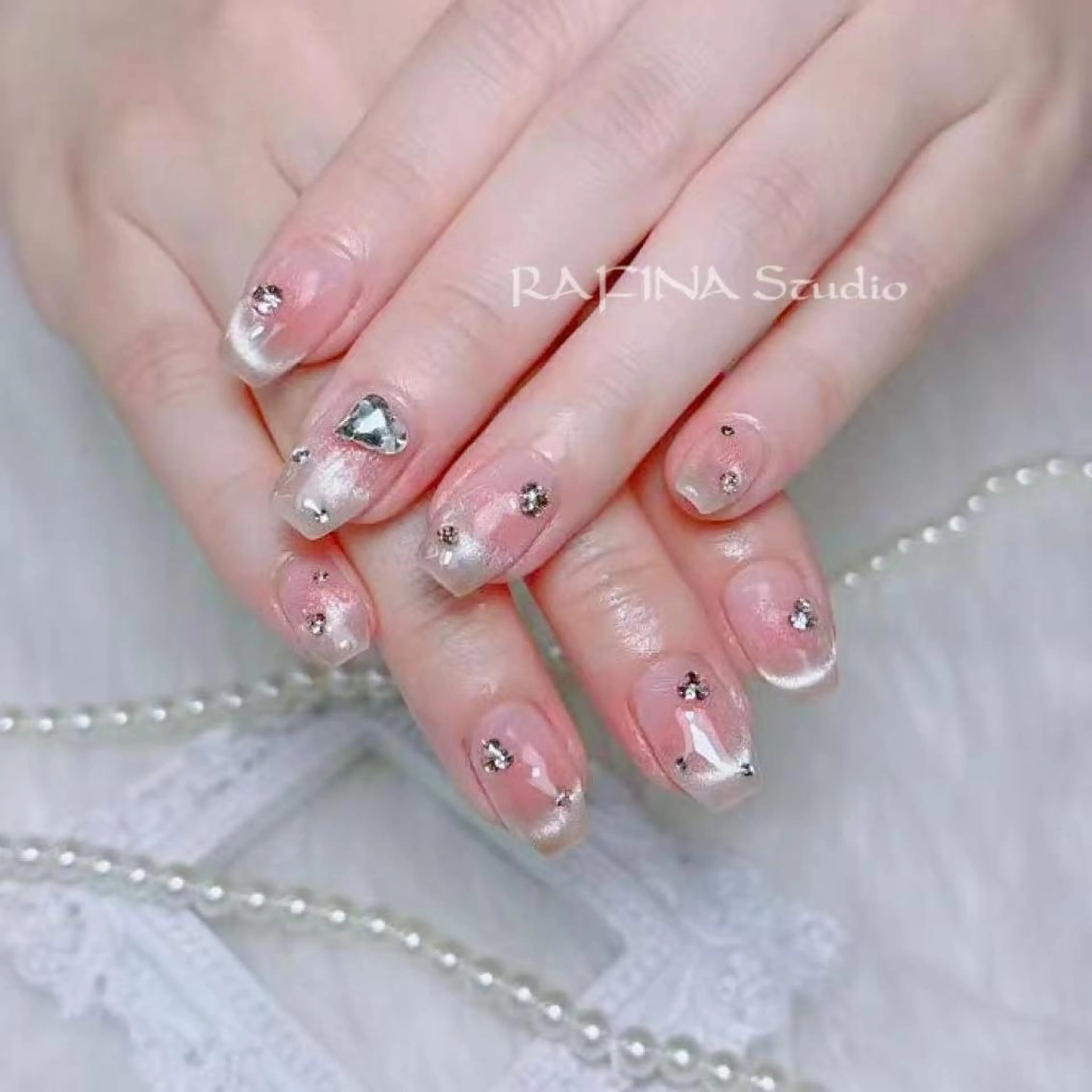 ネイル ハンドネイル ハンドケア 桃香 Minaのネイルデザイン