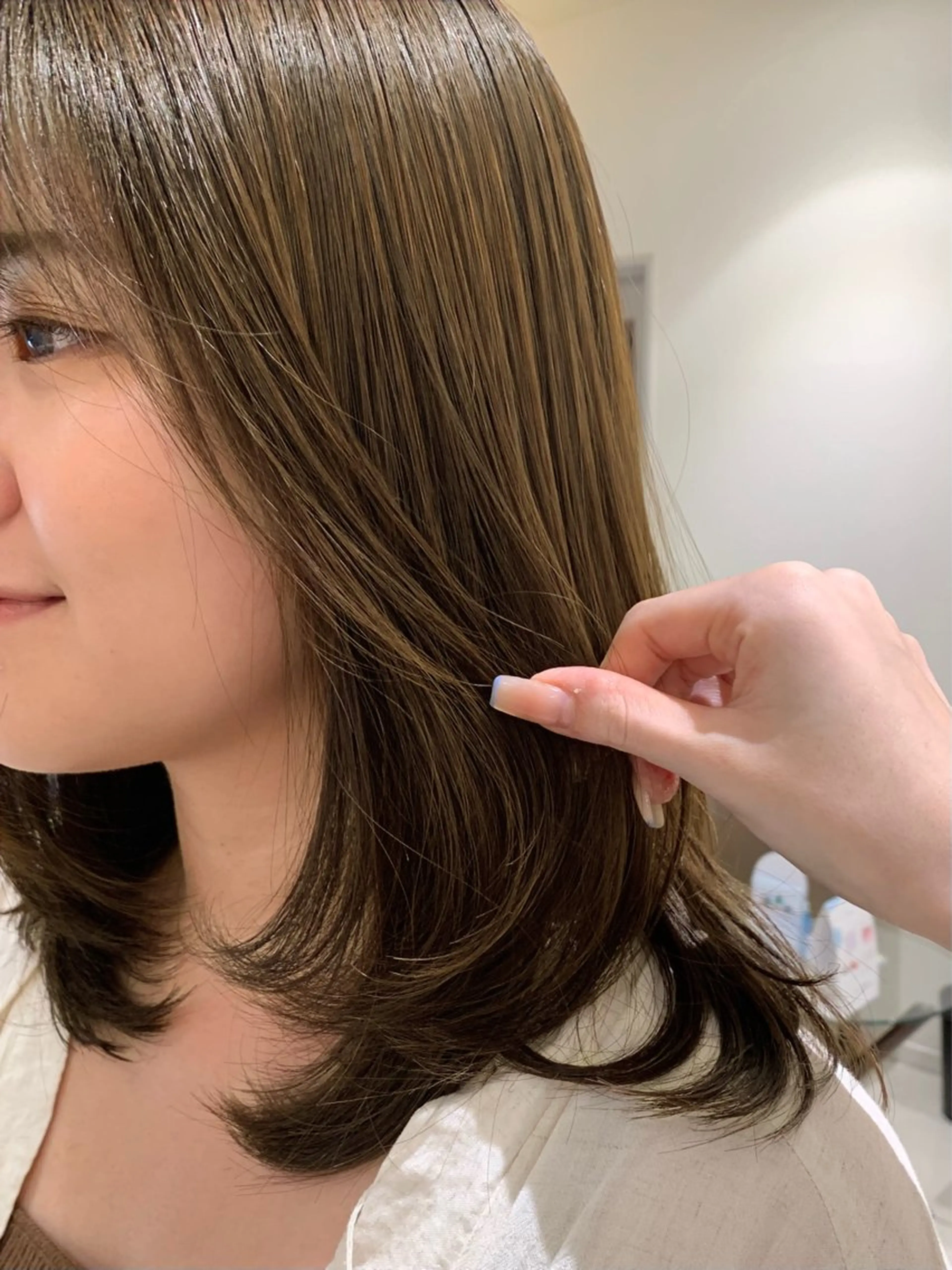 ミディアム カット ヘアカラー トリートメント 赤みオフの透明感職人 /ケア重視の美髪施術のヘアスタイル