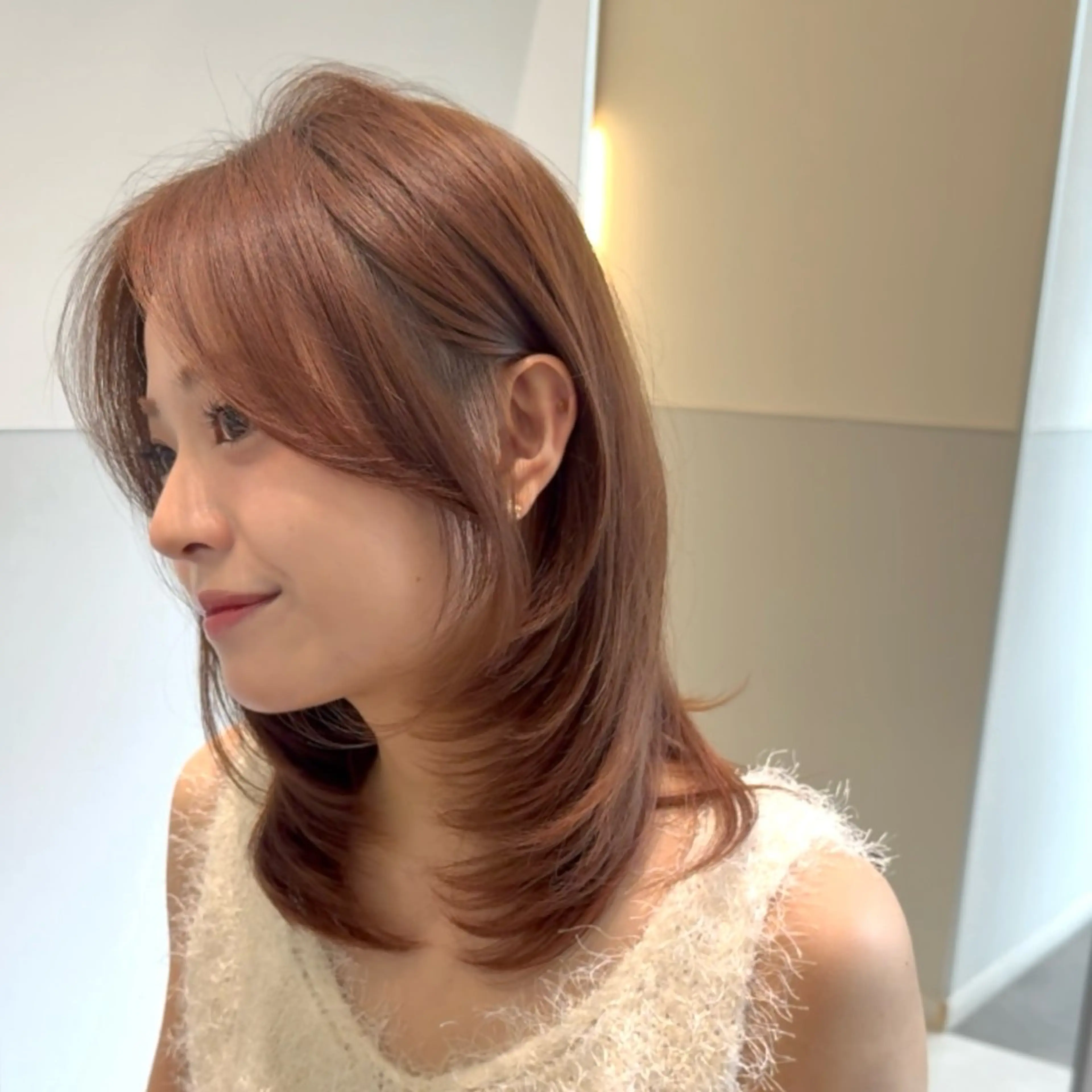ミディアム カット ヘアカラー トリートメント SALOWIN銀座六丁目店所属・津田怜果/ 銀座/レイヤーカットのヘアスタイル