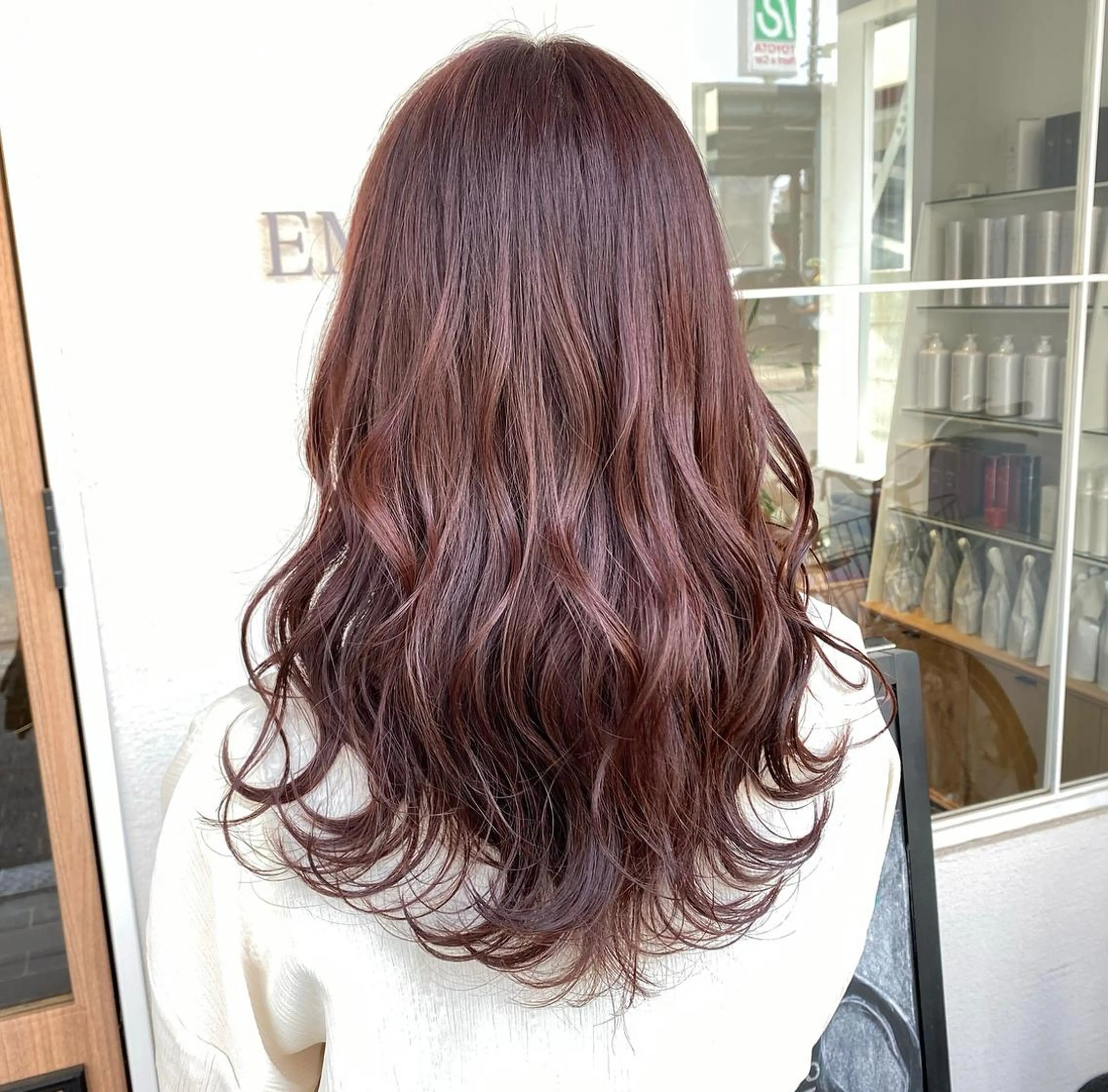 ロング ピンクブラウン たなか もえなのヘアスタイル