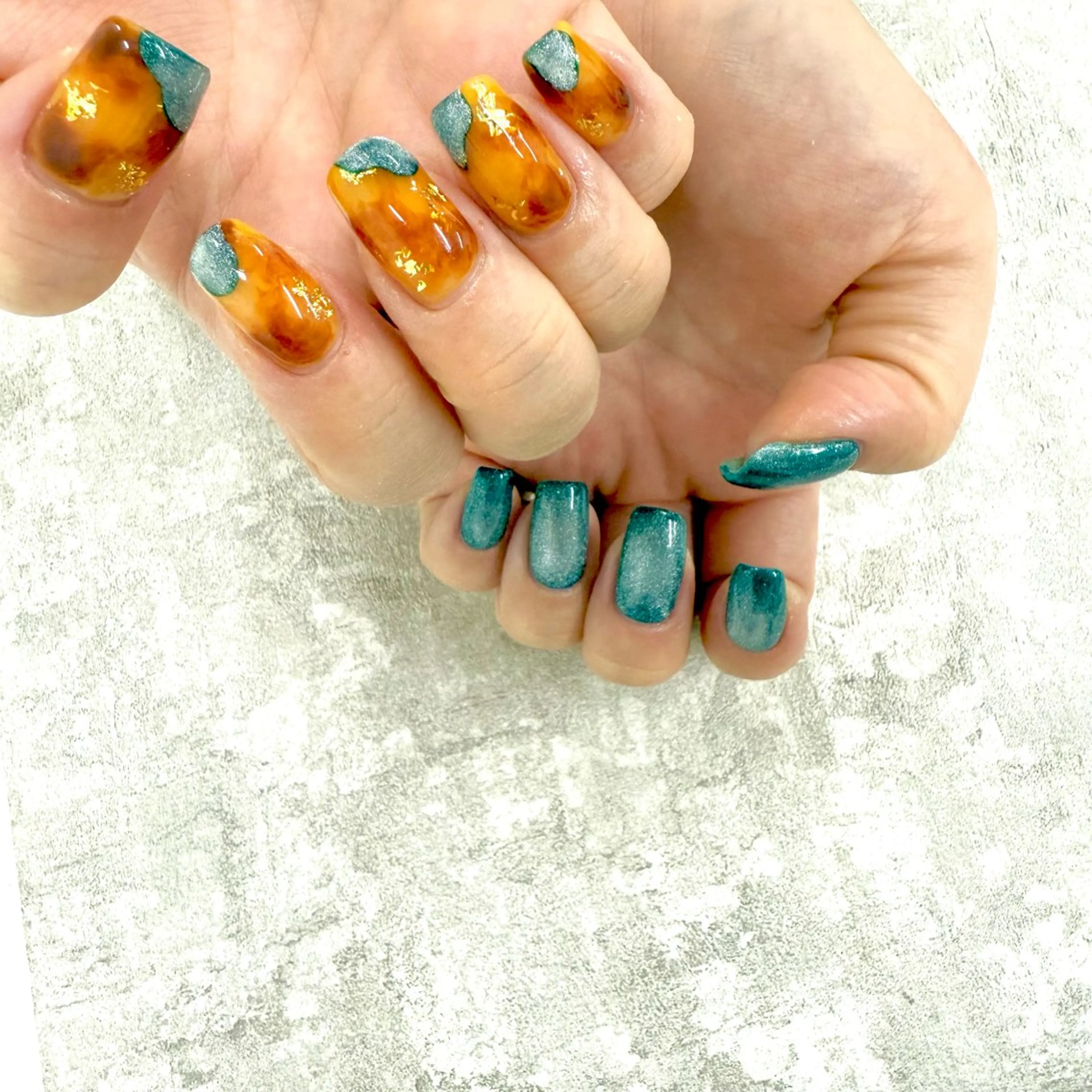 ミディアム _white 上本町店のネイルデザイン