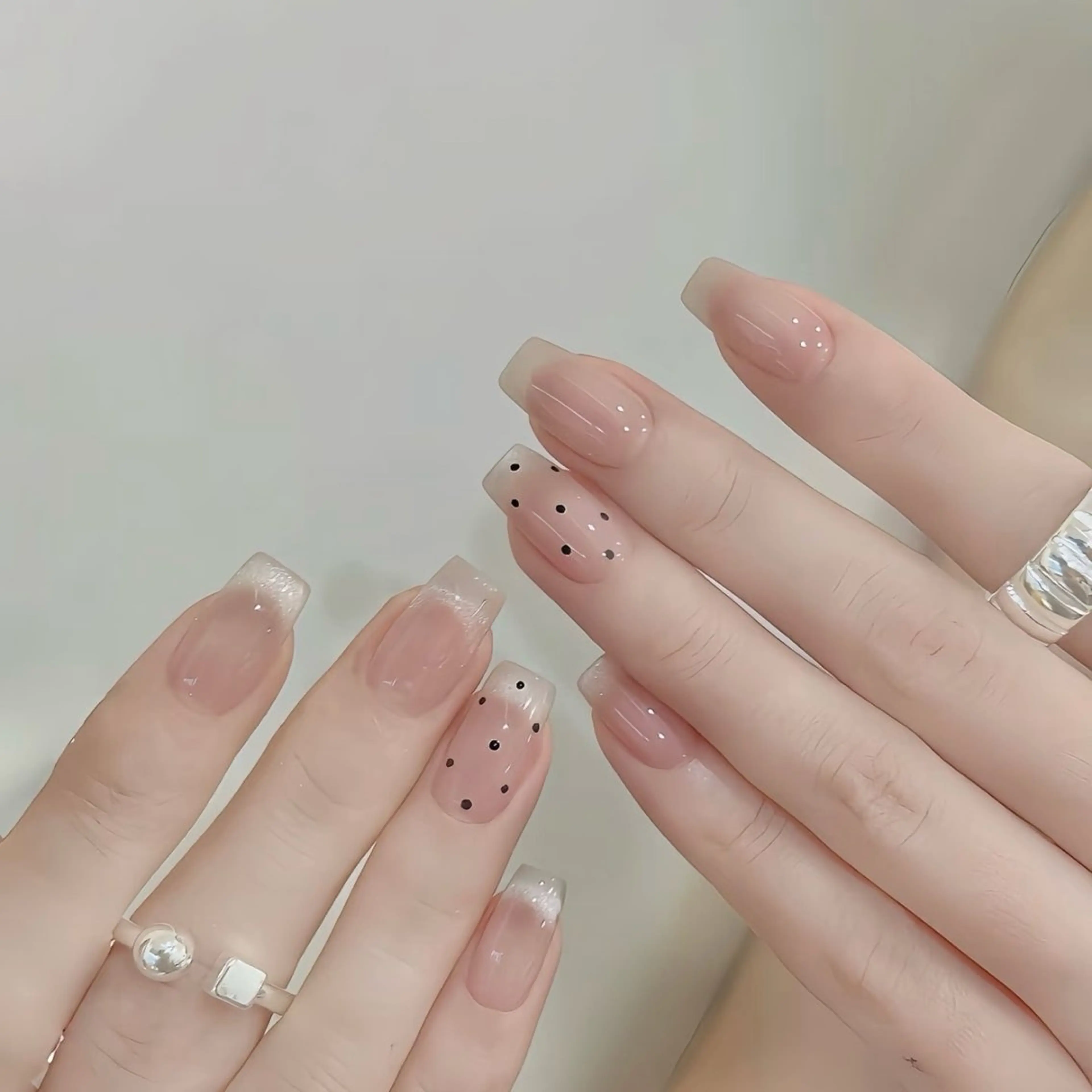 ネイル アートネイル マグネットネイル Nail salon Amoureuse ネイルサロン アムルーズ所属・ネイリスト ミクのネイルデザイン