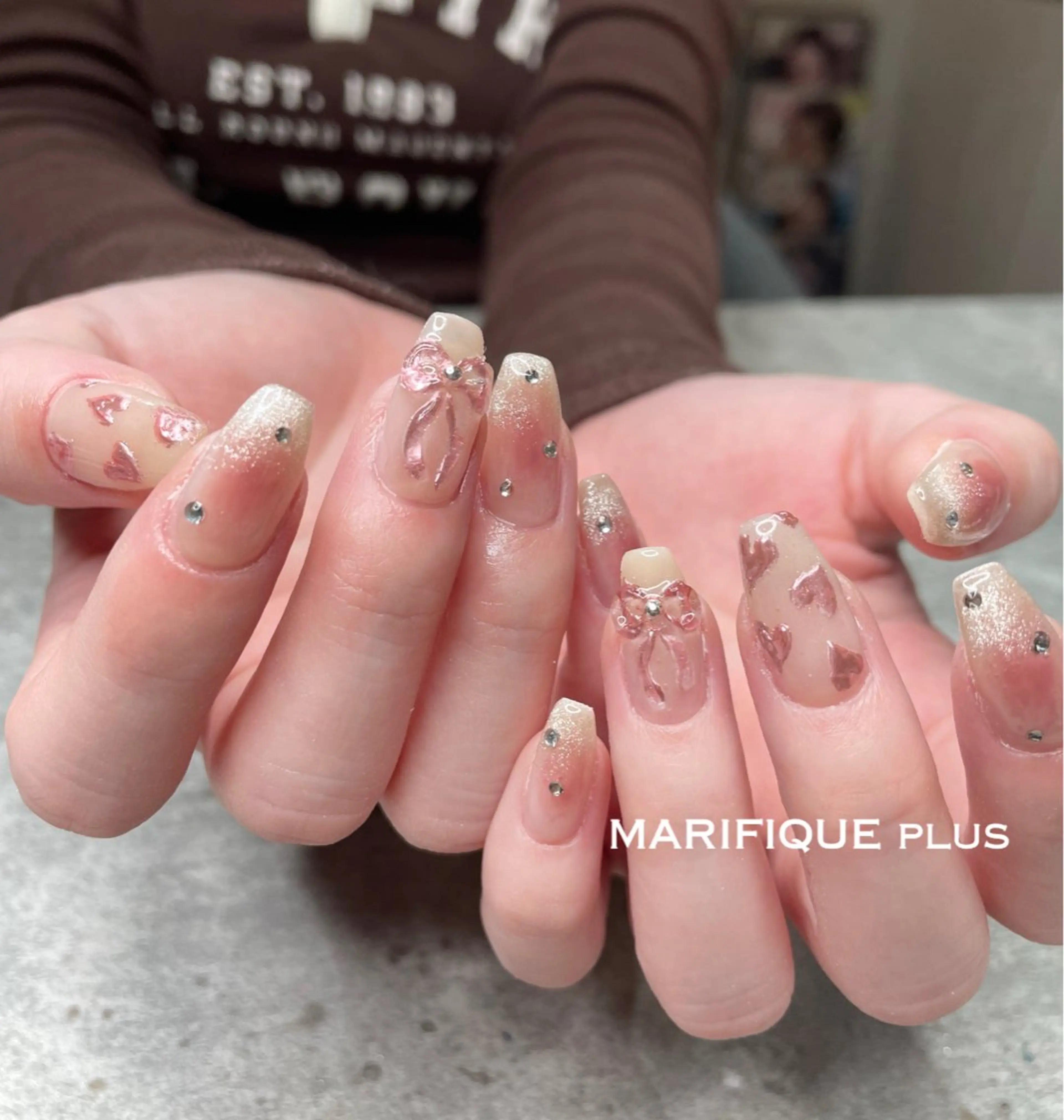 ネイル チークネイル グラデーション ハート マグネットネイル ミラーネイル ハンドネイル ma riのネイルデザイン