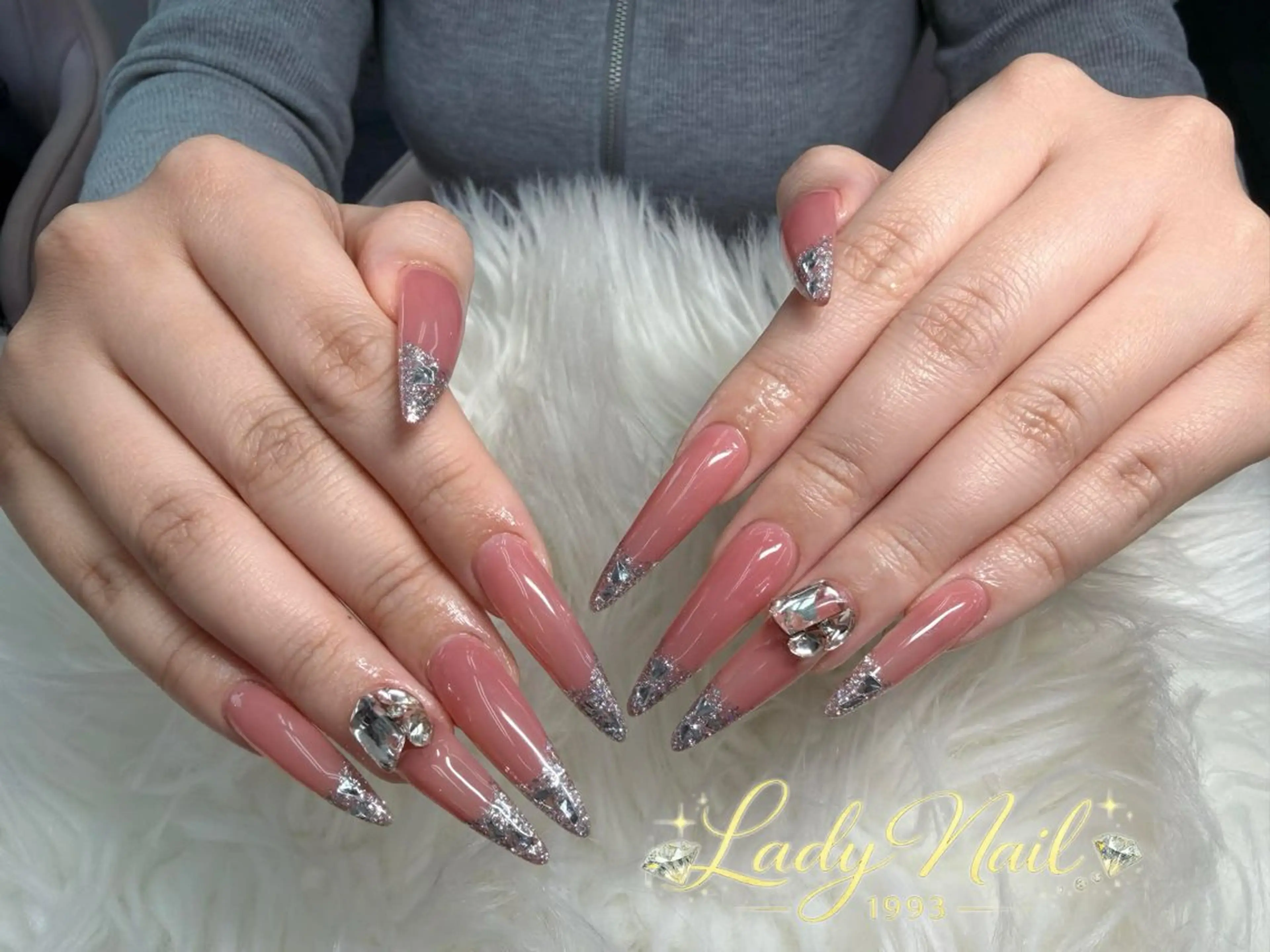 ネイル ハンドネイル Lady Nails 1993所属・タナカ フォンのネイルデザイン