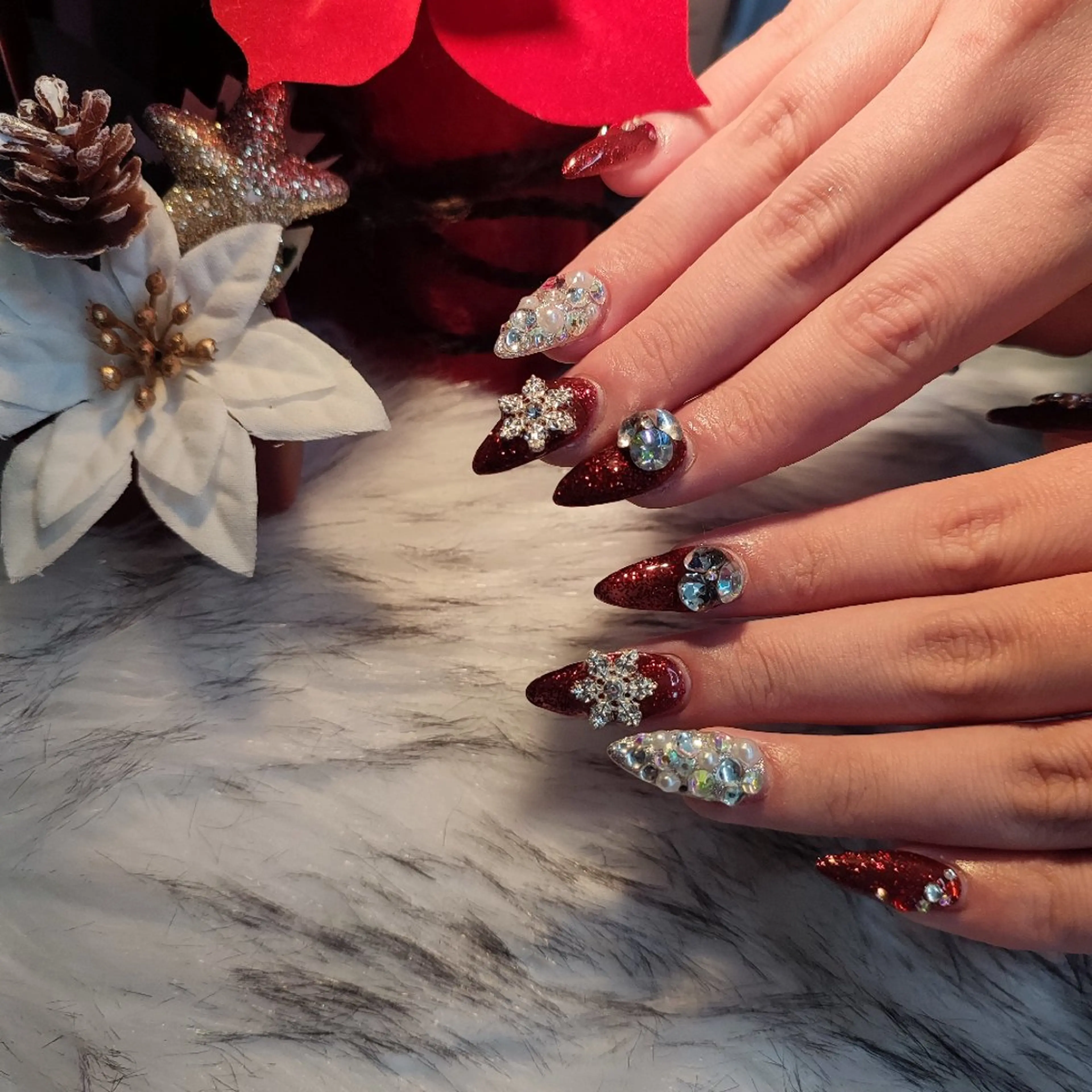 ネイル ハンドネイル RUNWAY 　　の眉毛・アイブロウイメージ