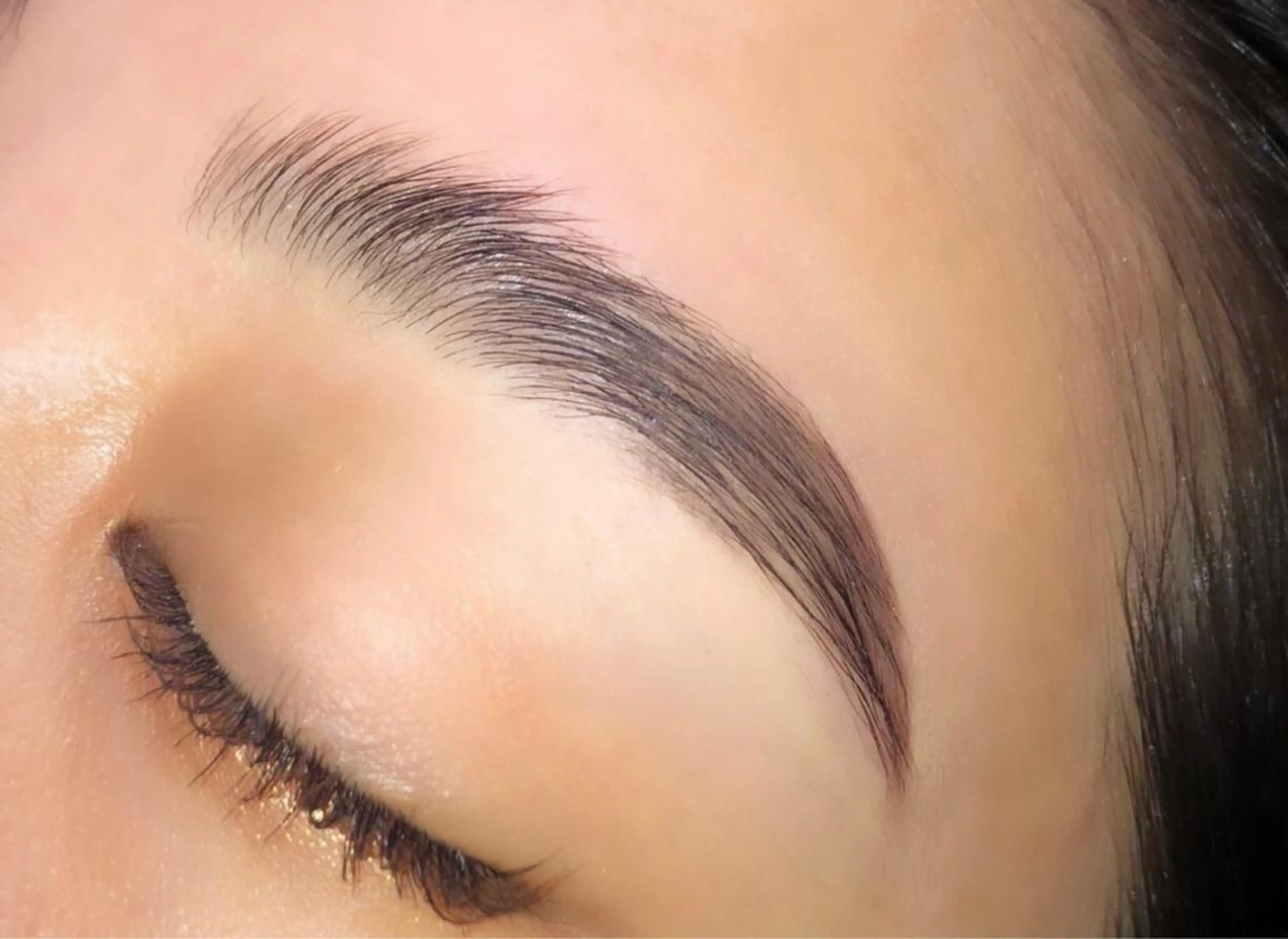 アイブロウ ハリウッドブロウリフト Noel totto 二子玉川所属・河村 アイデザイナーのマツエク・マツパデザイン