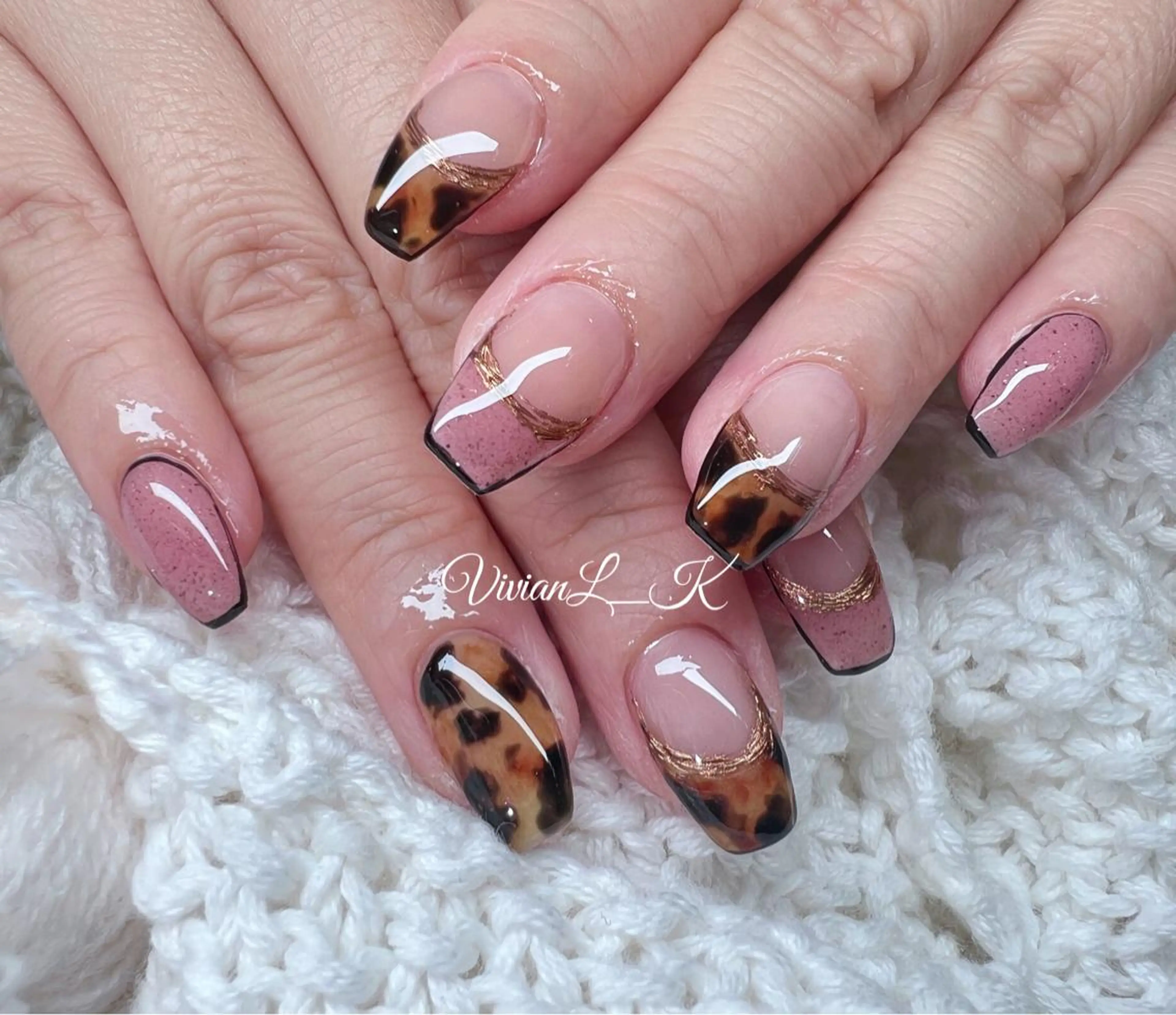 ミディアム ハンドネイル 🍉Vivian🌴 LK🍉のネイルデザイン