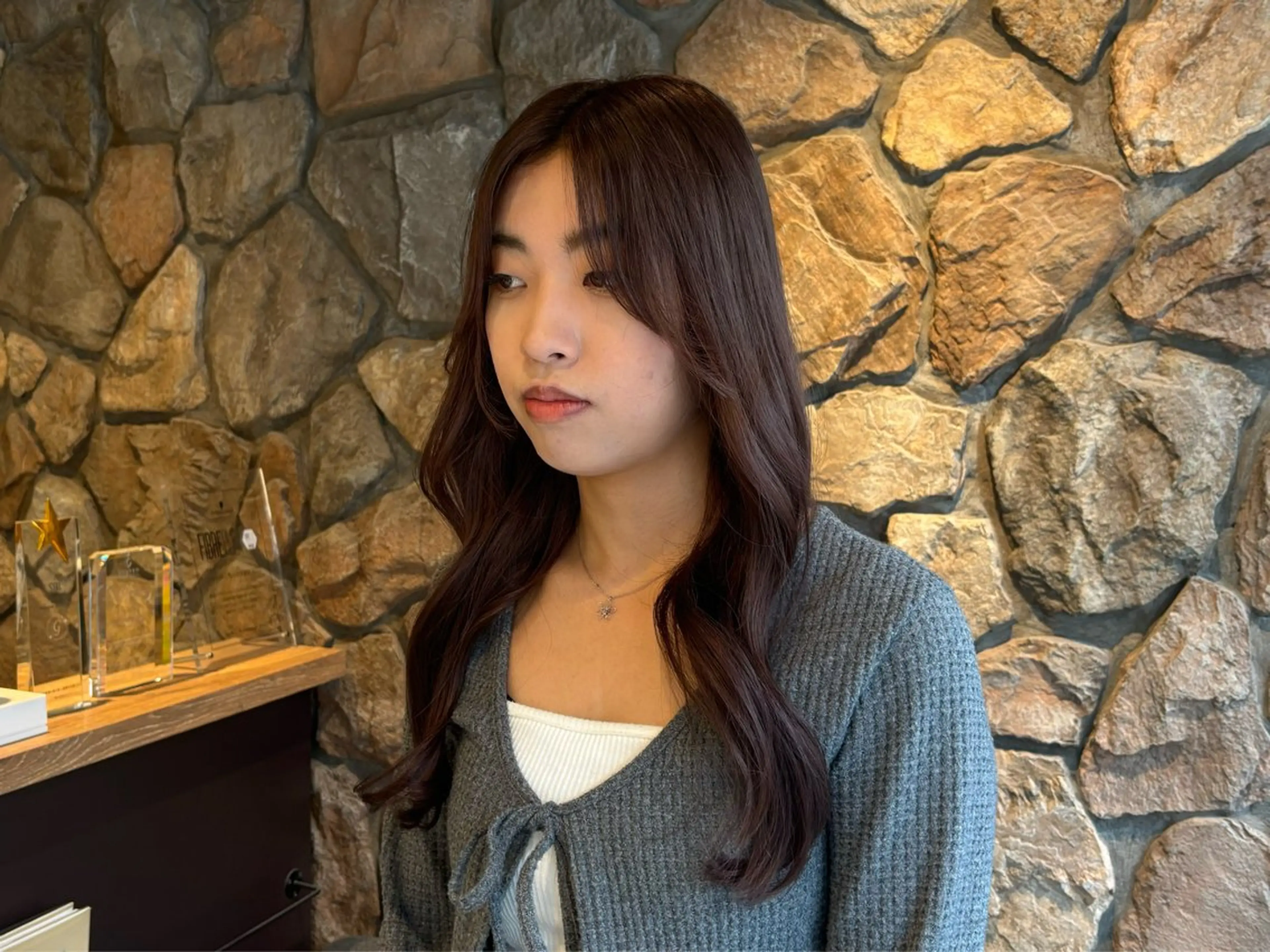 ロング カット ヘアカラー 小玉 唯依のヘアスタイル