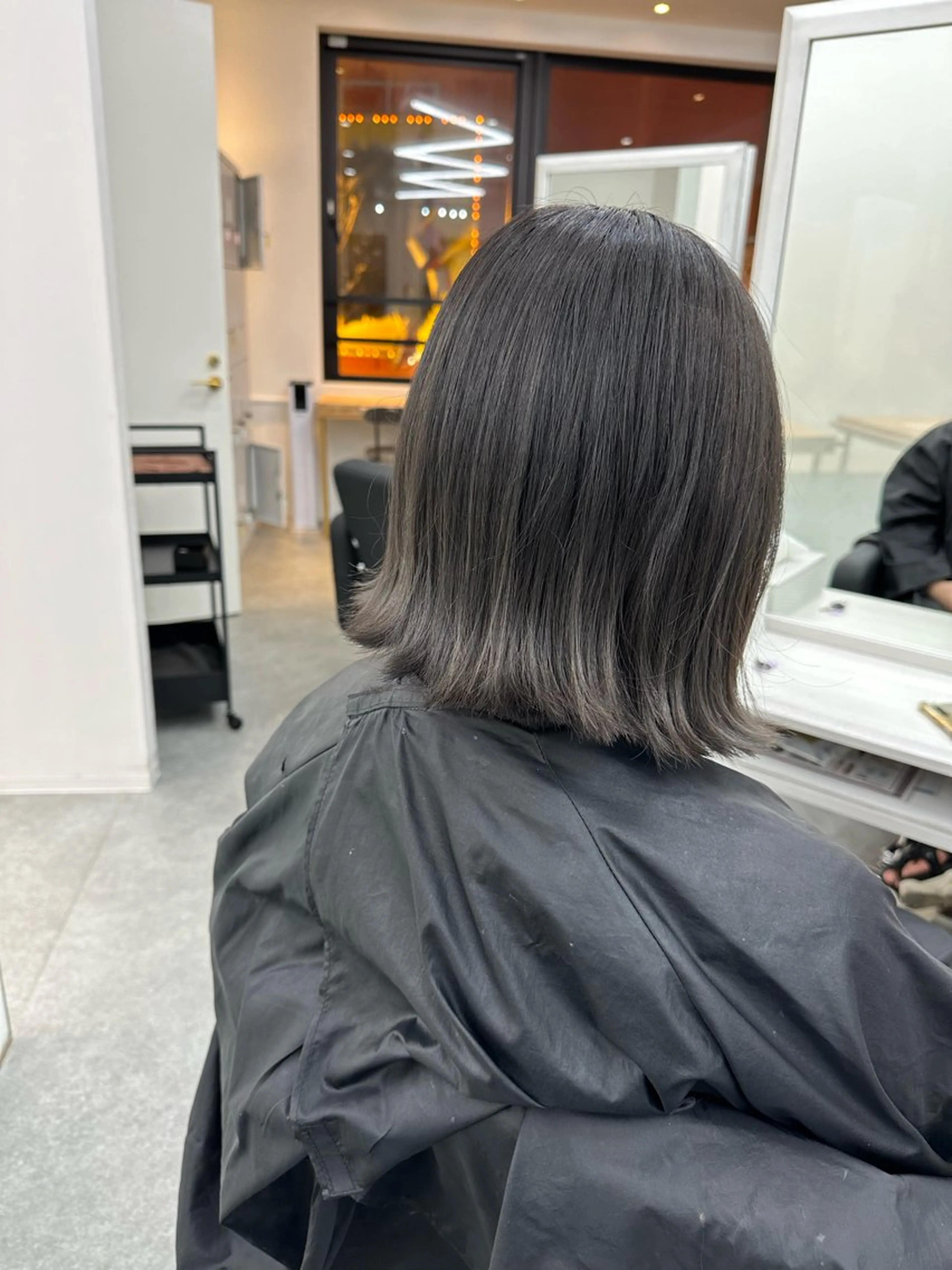 ミディアム ヘアカラー 韓国ヘア×ハイトーン AYA💫のヘアスタイル