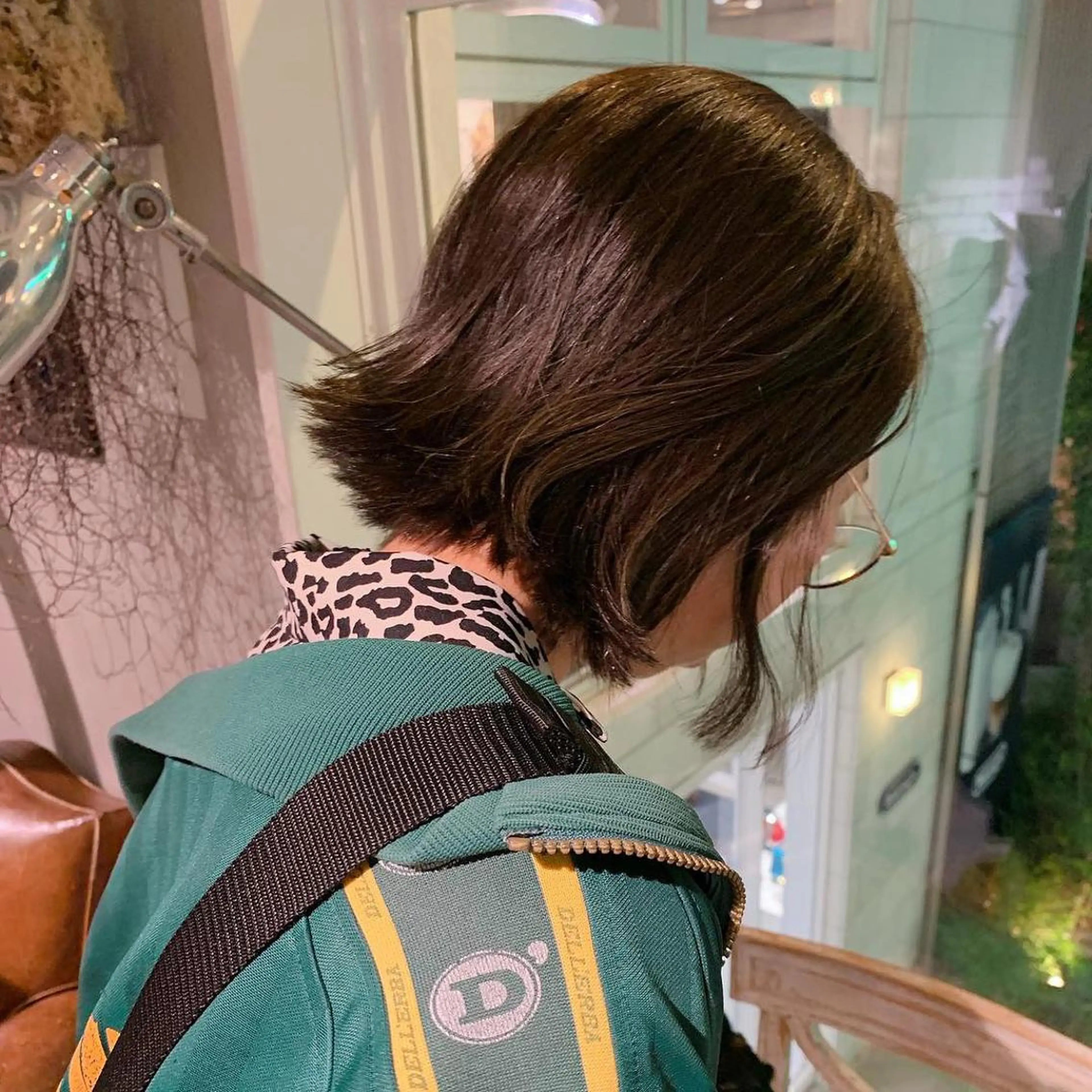 ショート カラー 柔らかブラウン/顔周 りレイヤー♡ユウシのヘアスタイル