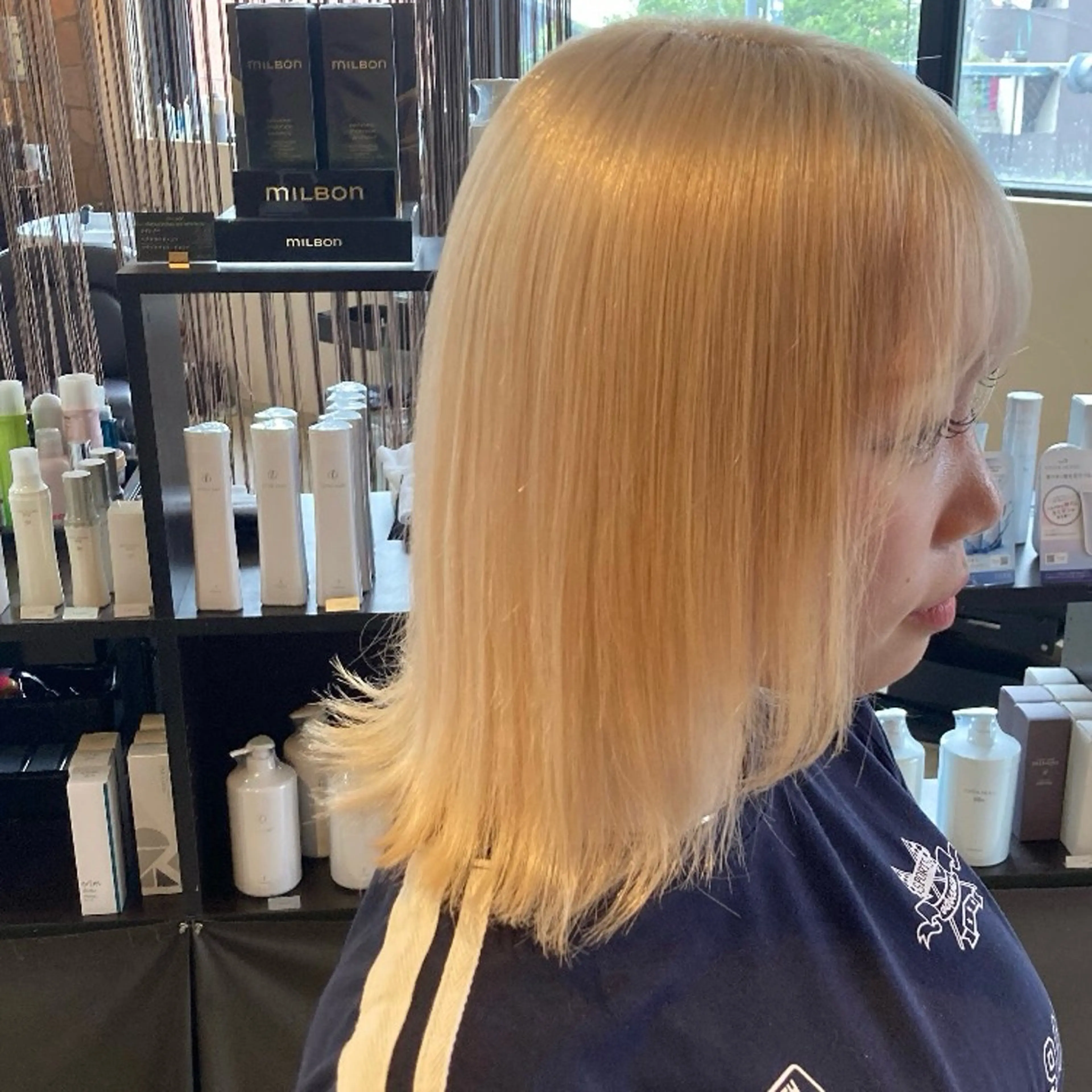 ミディアム カラー 抜きっぱなしブロンド ブロンド ヘアカラー 前田 知輝のヘアスタイル