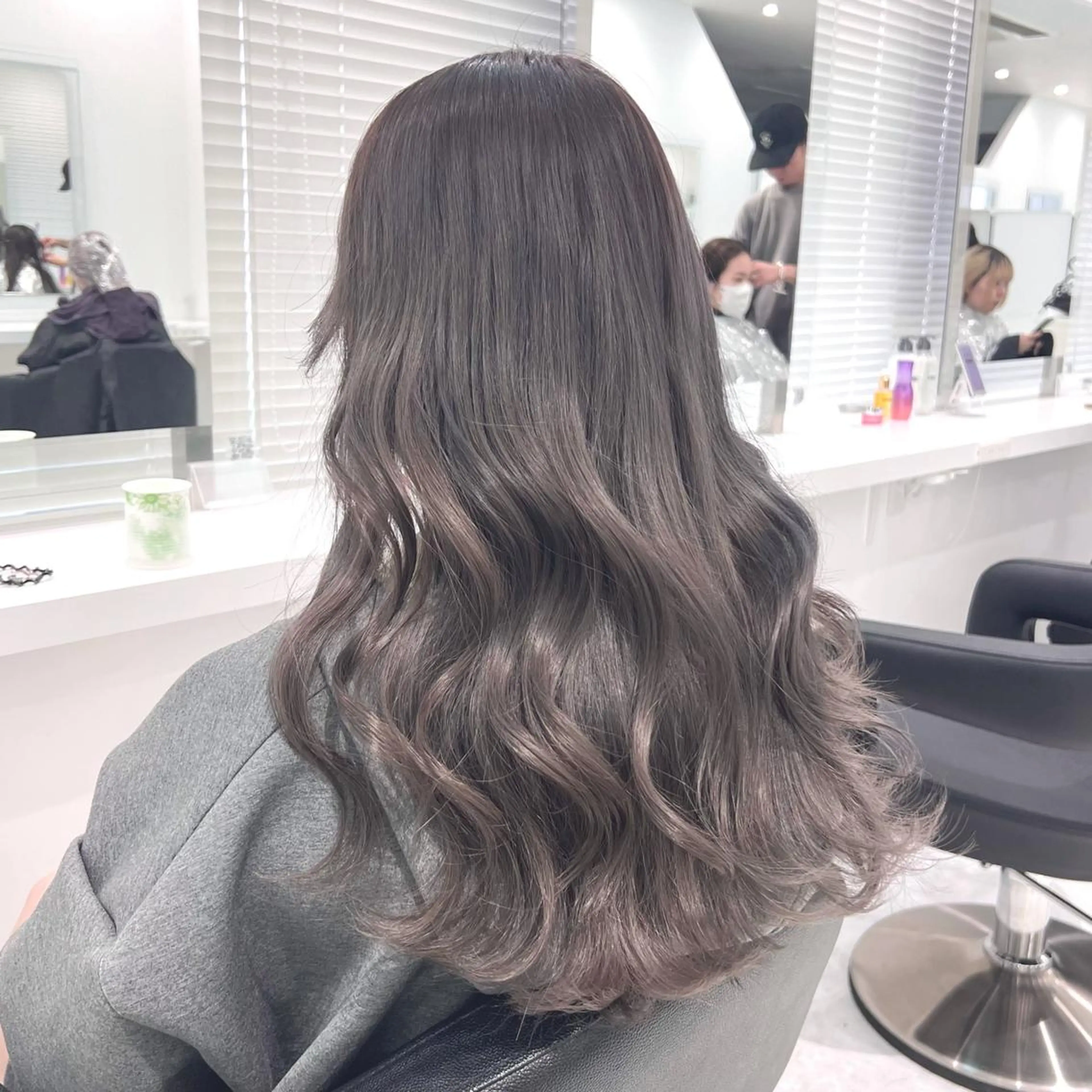 カラー 暗髪透明感ヘア🩶 銀座TUNEのヘアスタイル