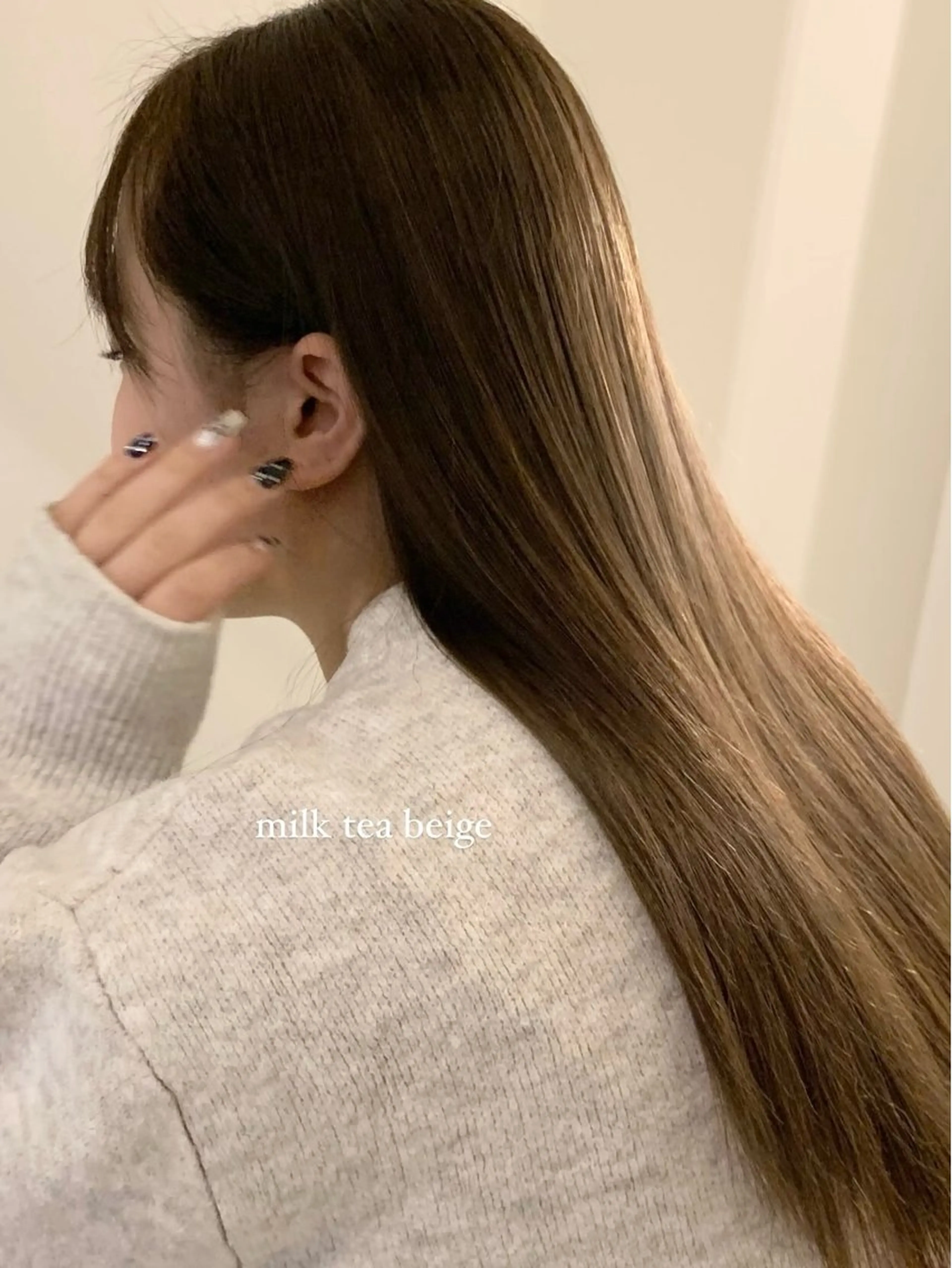 セミロング カラー ブリーチ 落合希 Olivebeigeのヘアスタイル