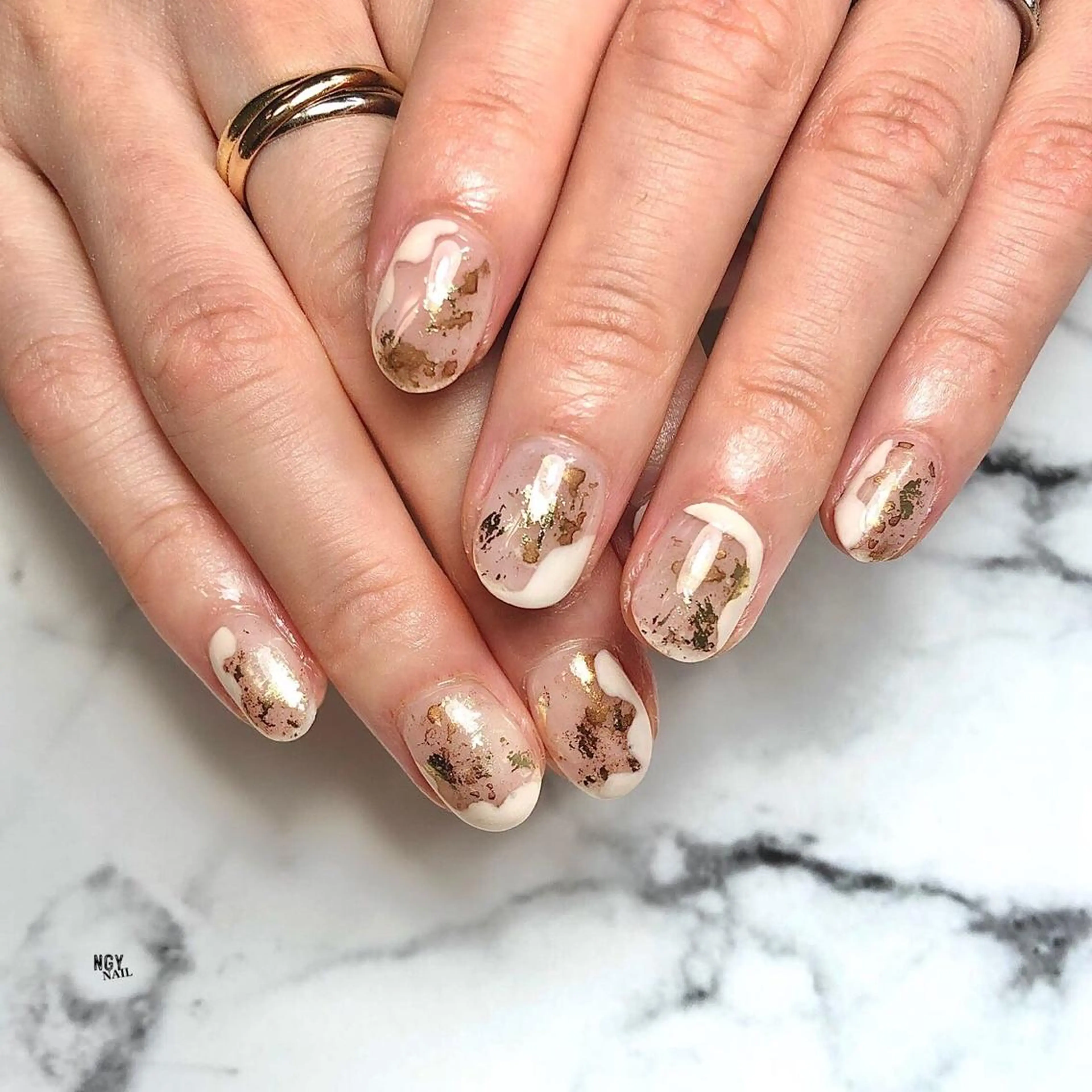 ネイル クリアネイル ジェルネイル ゴールド 韓国ネイル ニュアンスネイル ハンドネイル NAIL NOWのネイルデザイン