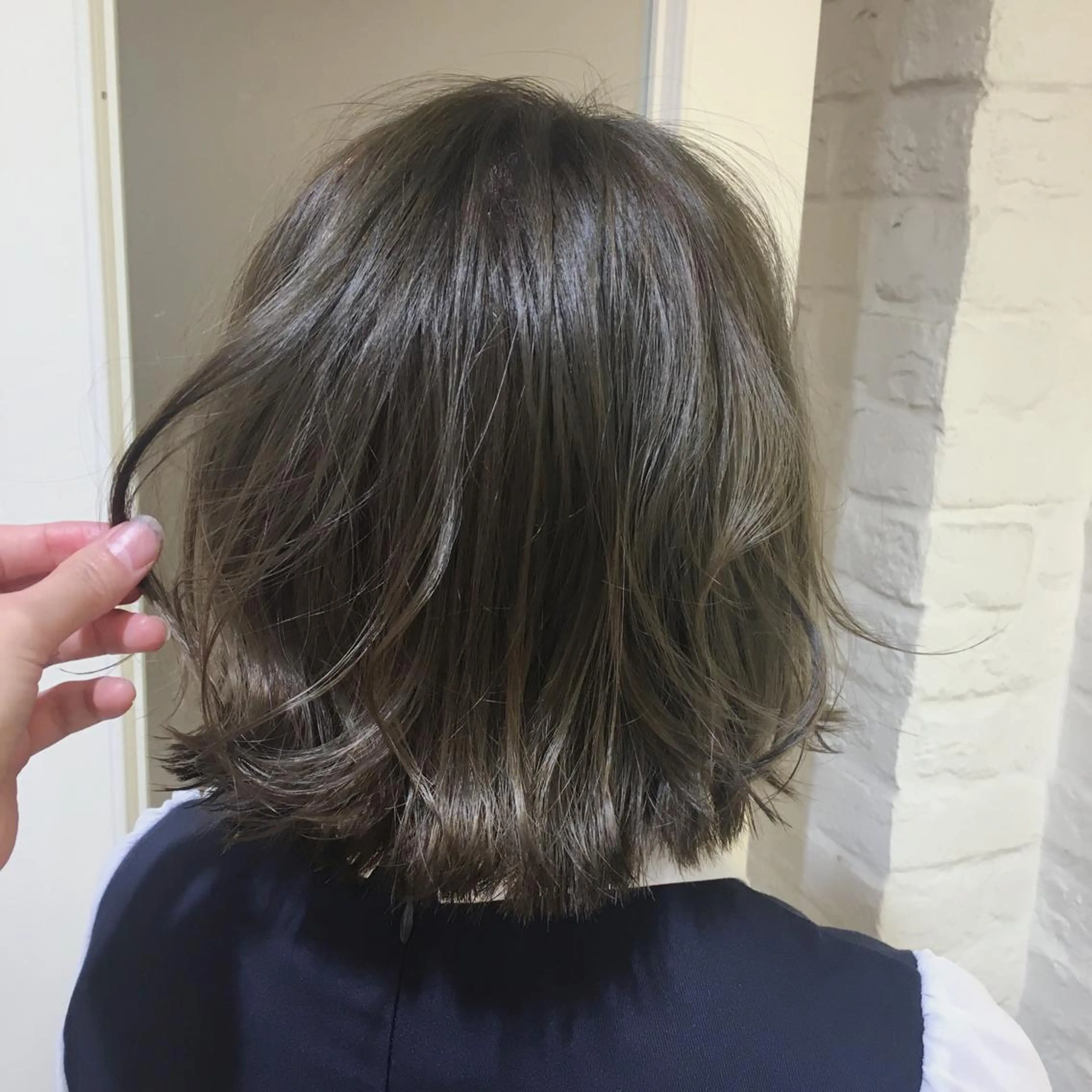 ミディアム カラー オリーブカラー 加藤 あやみのヘアスタイル