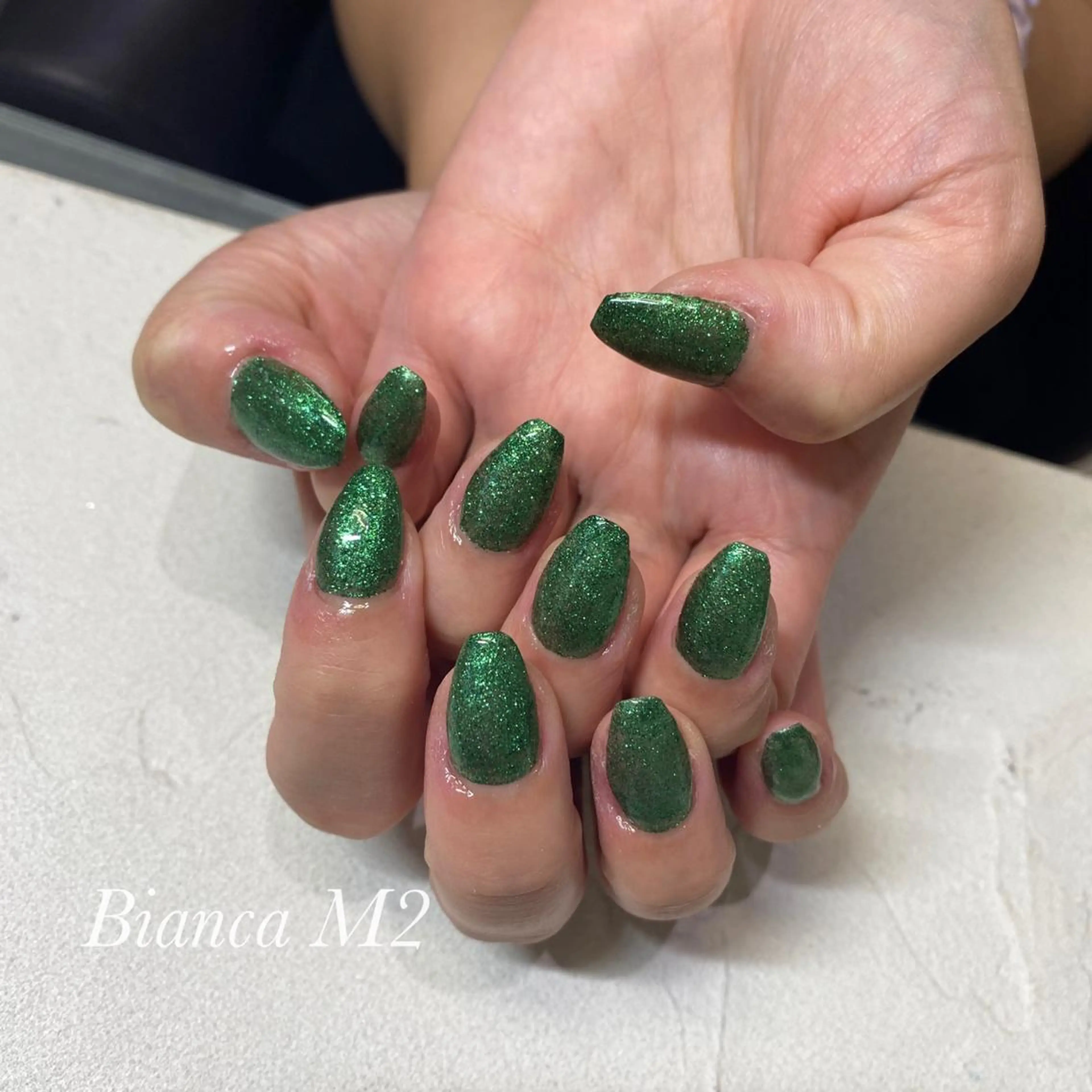 ネイル ラメ(グリッター) Bianca🩶 TAMIYAのネイルデザイン