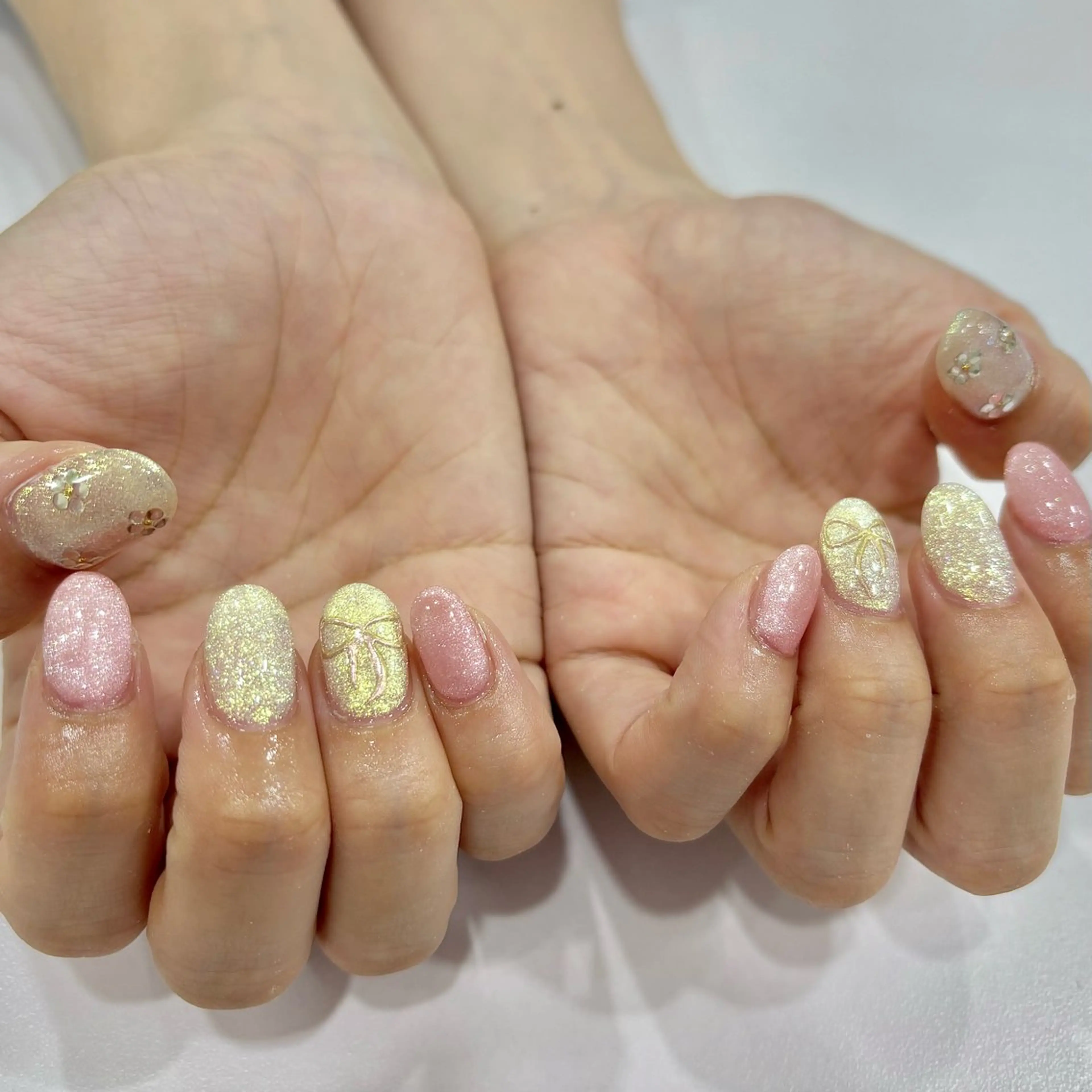 ネイル アートネイル キラキラネイル ラメ(グリッター) リボン アンリッシュ池袋 小泉のネイルデザイン