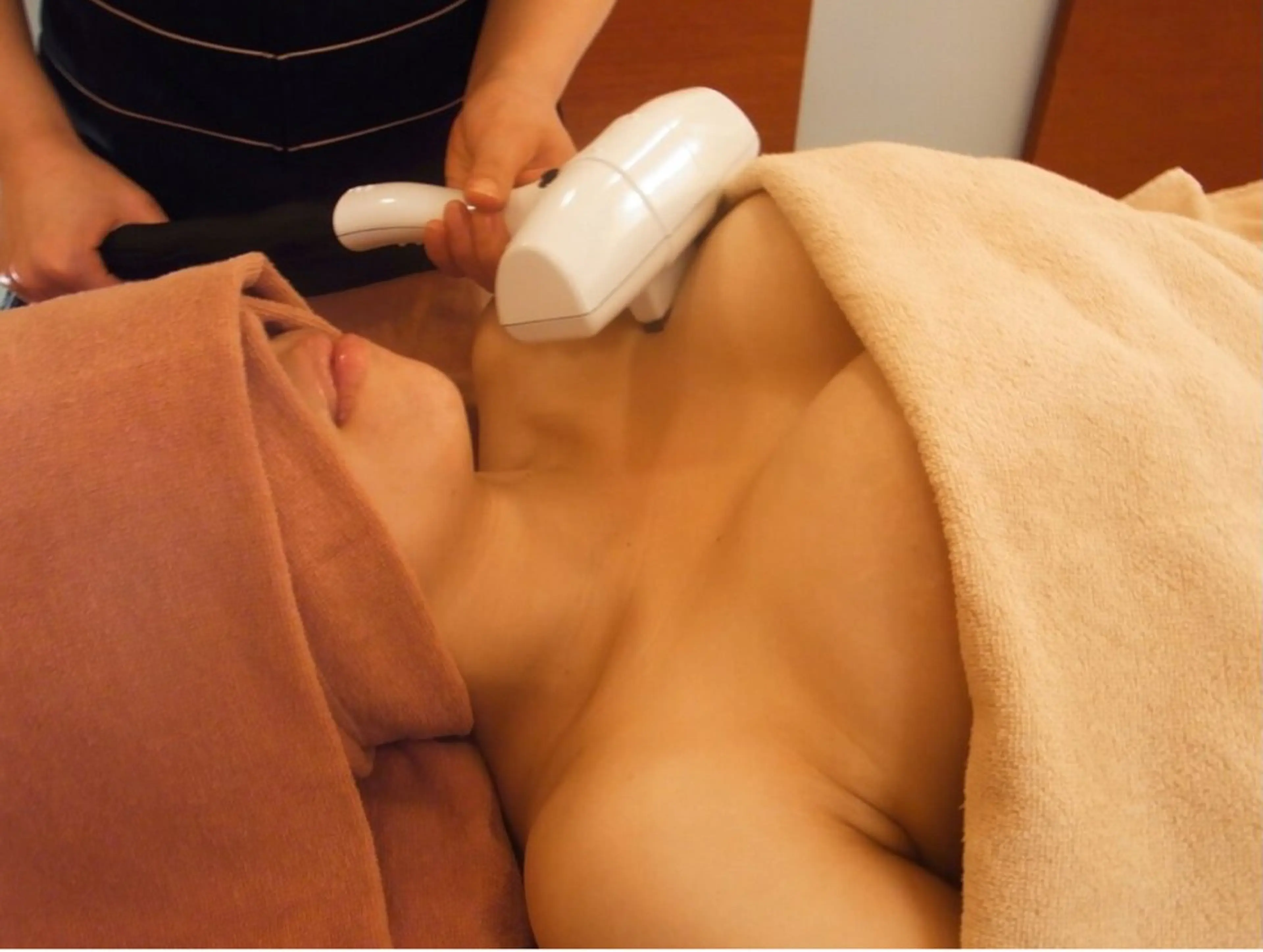 エステ アイリーサロン バスト専用のエステ・リラクイメージ