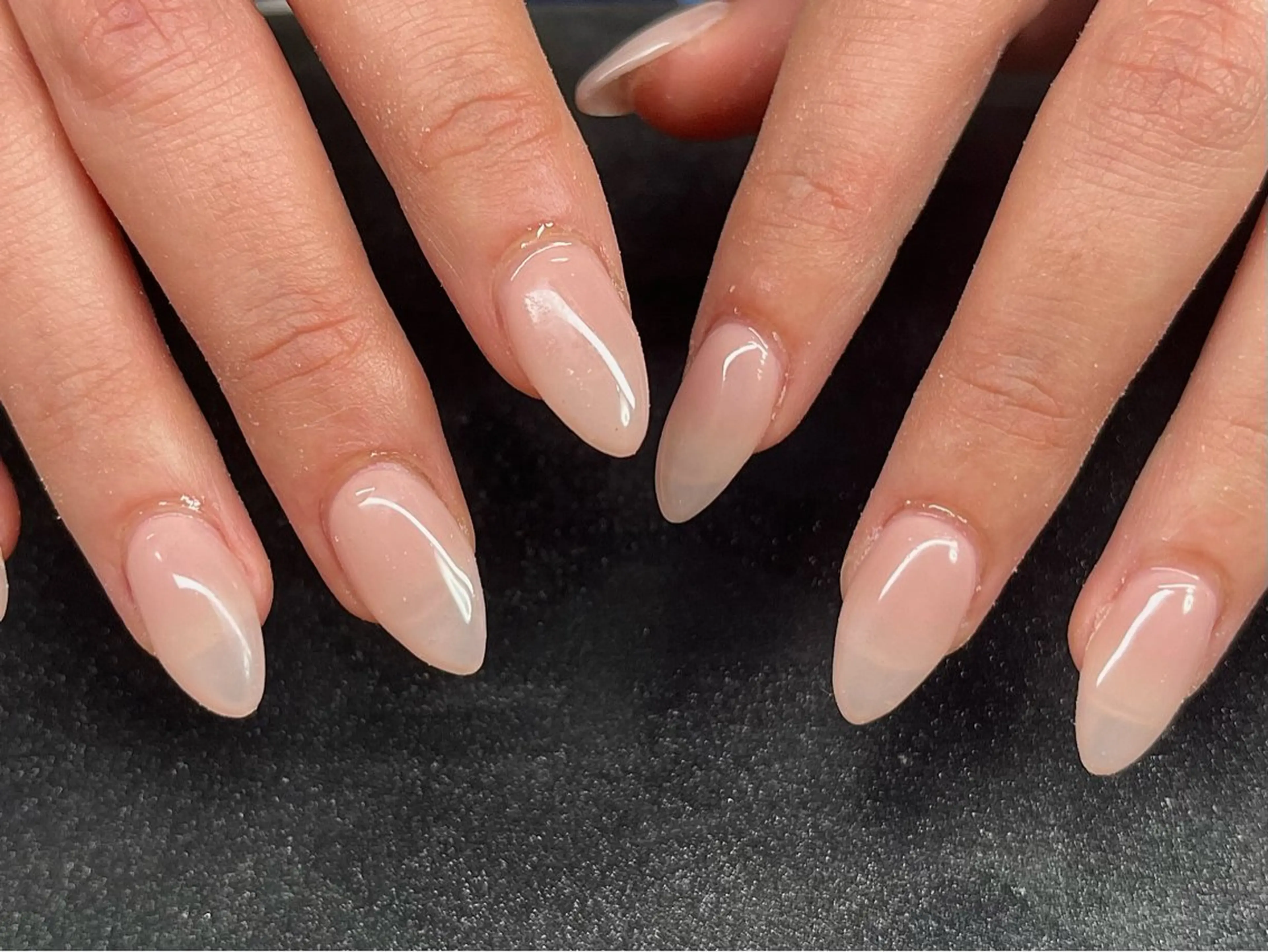 ネイル 長さ出し ハンドネイル Chika .のネイルデザイン