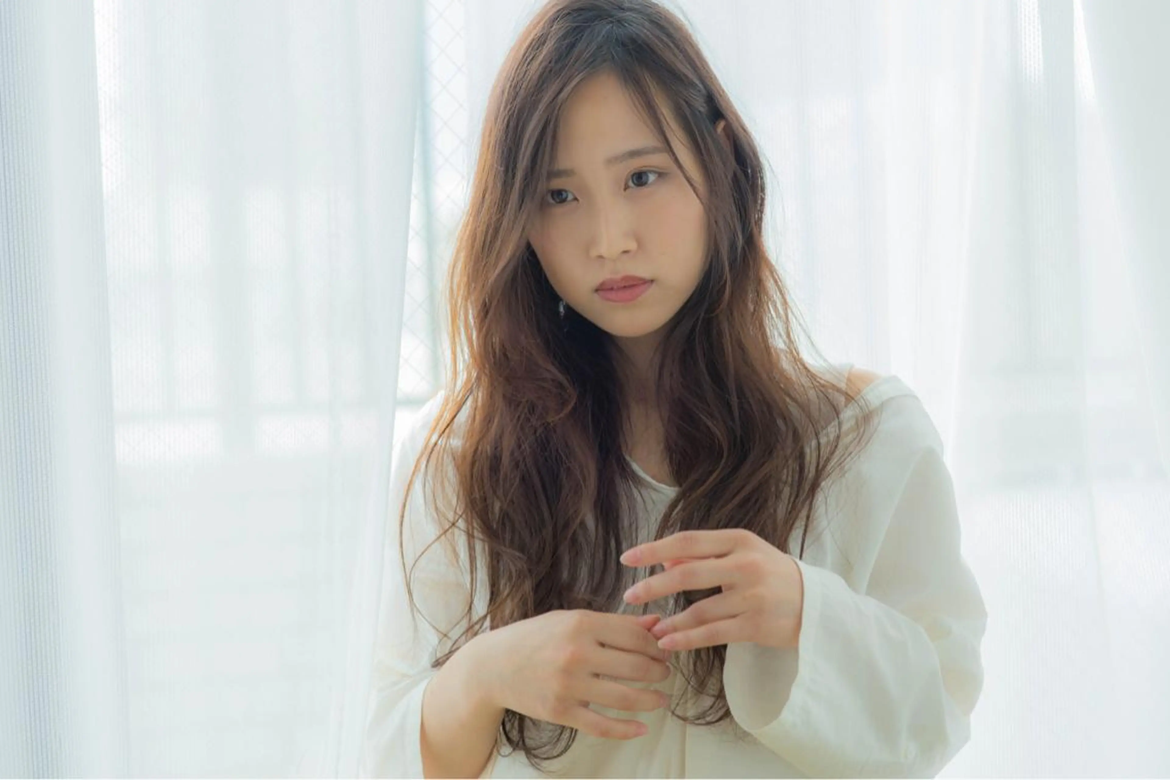 セミロング カラー 透明感カラー 似合わせカット カット ヘアカラー 喜友名 泉樹のヘアスタイル