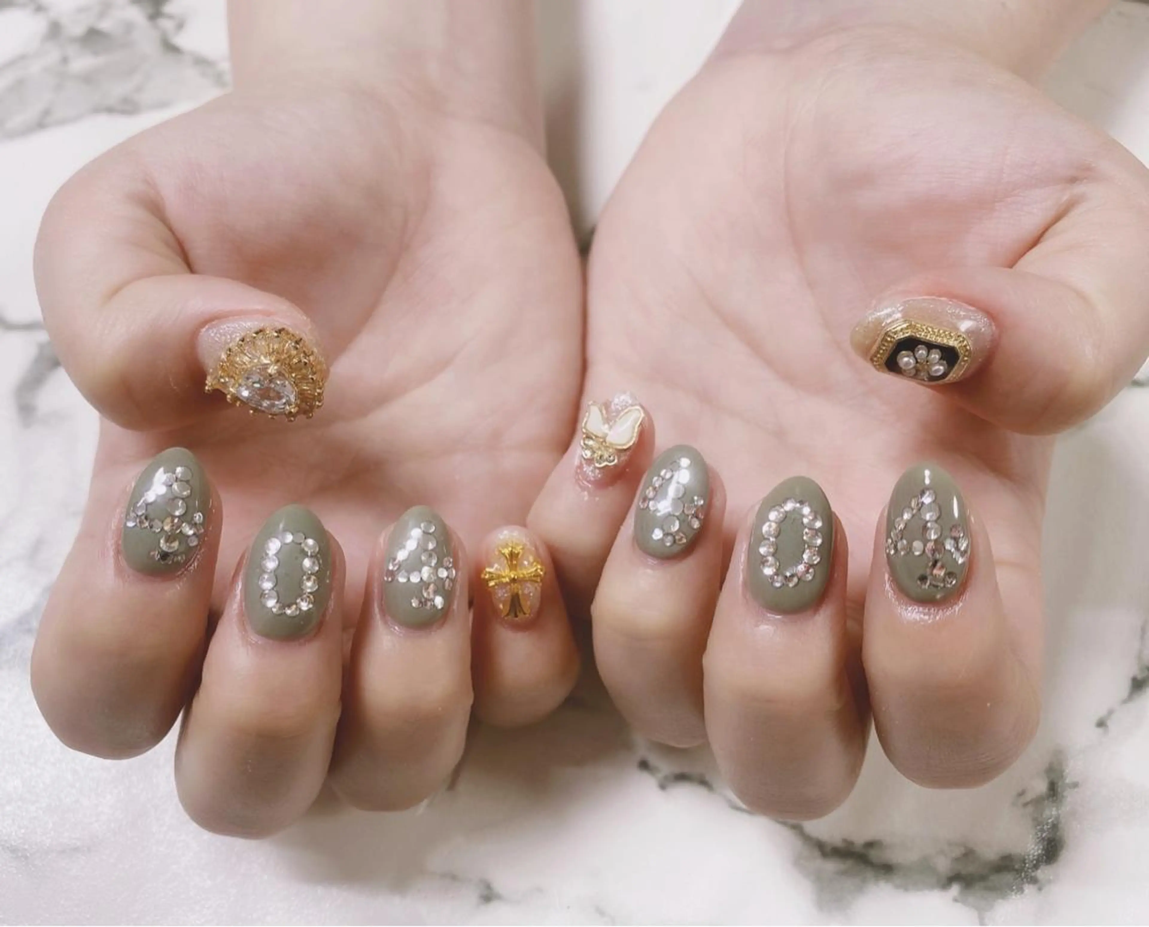 ロング カラー ネイル Q Free nailsのネイルデザイン