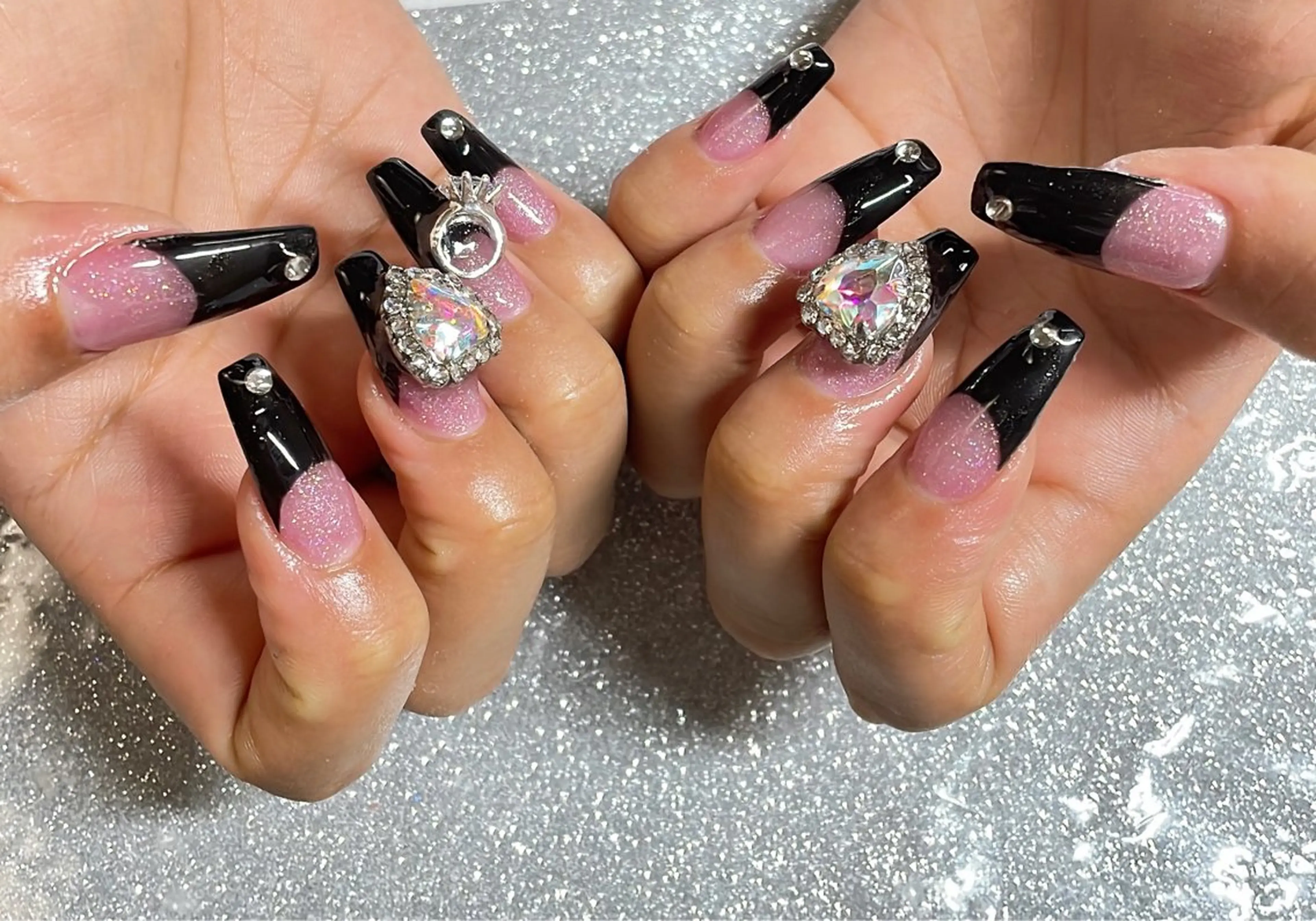 ネイル ハンドネイル VIERU 🌈🎀💖のネイルデザイン