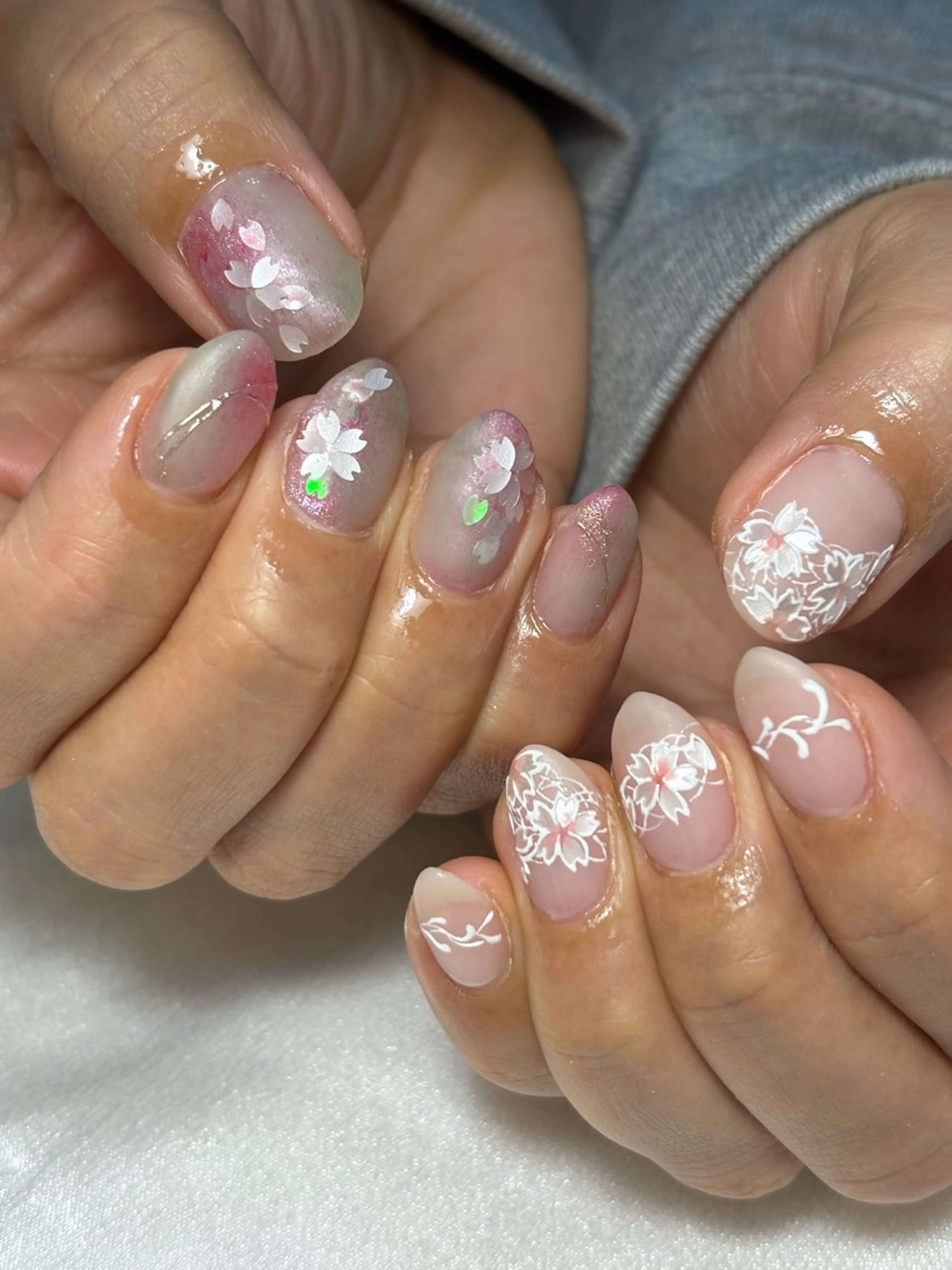 ネイル ハンドネイル フットネイル ✴︎ Delightのネイルデザイン