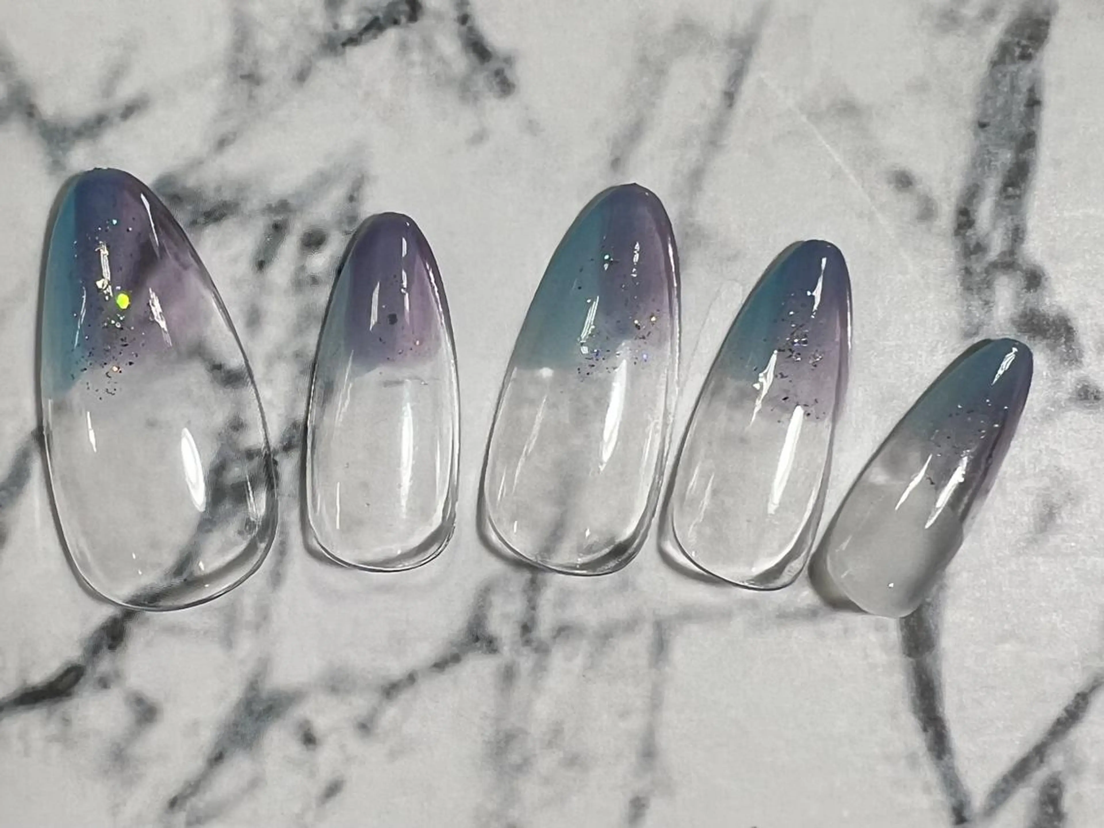 ネイル ❤️💛🩵京橋 痛ネイル⭐️3Dのネイルデザイン