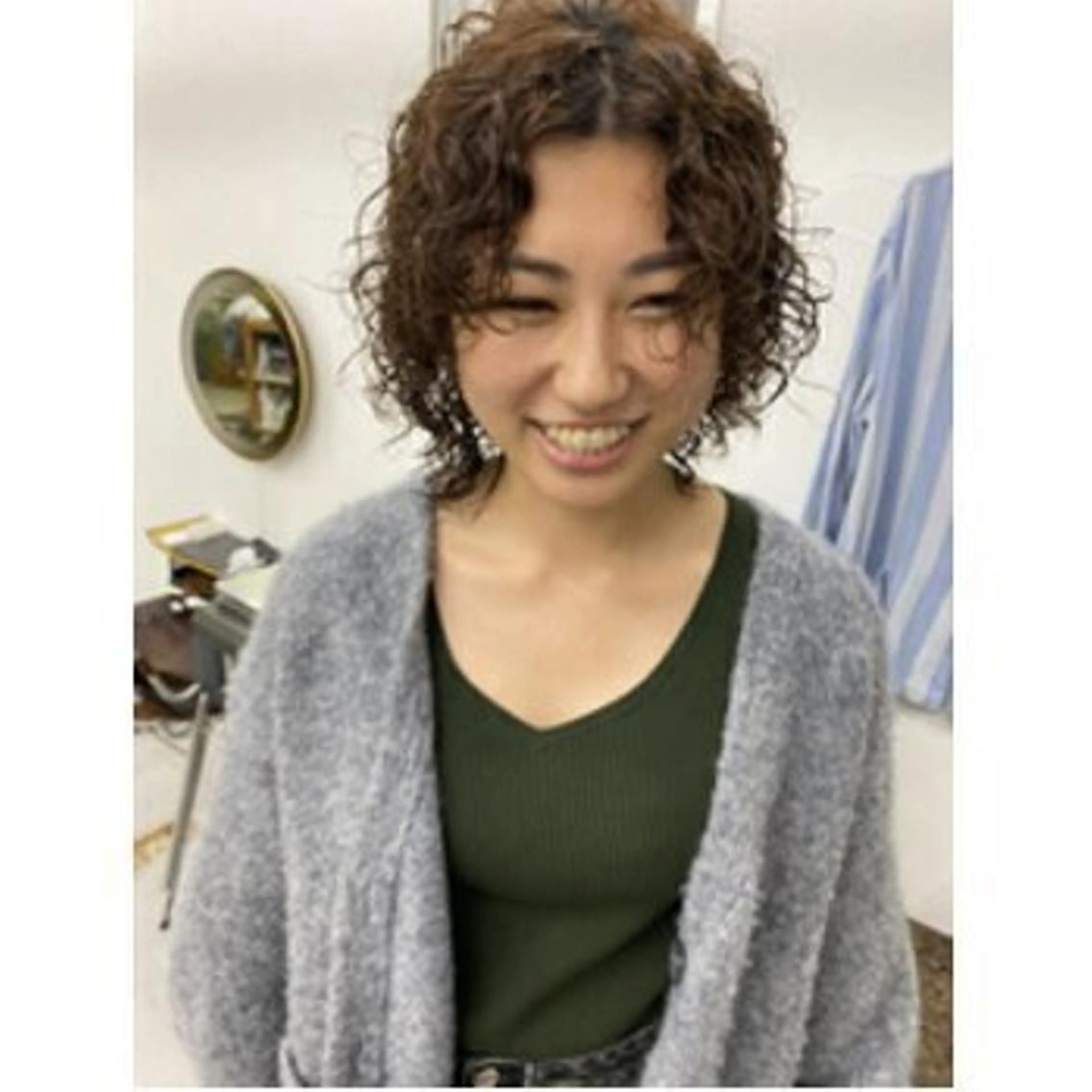 ミディアム パーマ qiie ワンカラー ダブルカラーのヘアスタイル