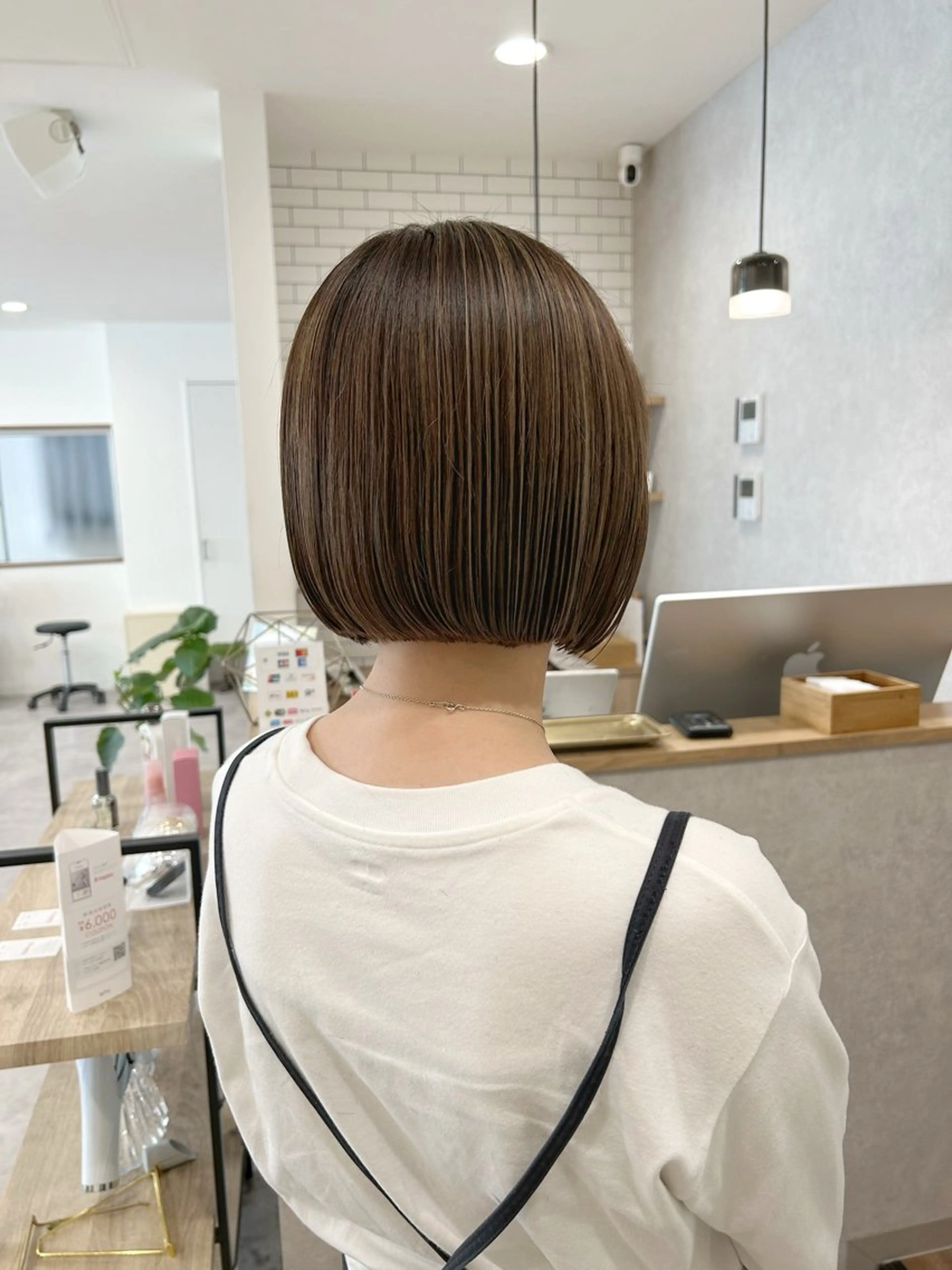 ショート カラー 切りっぱなしボブ グレージュ ハイライトカラー ミルクティーグレージュ ボブ ヘアカラー ボブ/ハイトーン 立川loose 下田のヘアスタイル